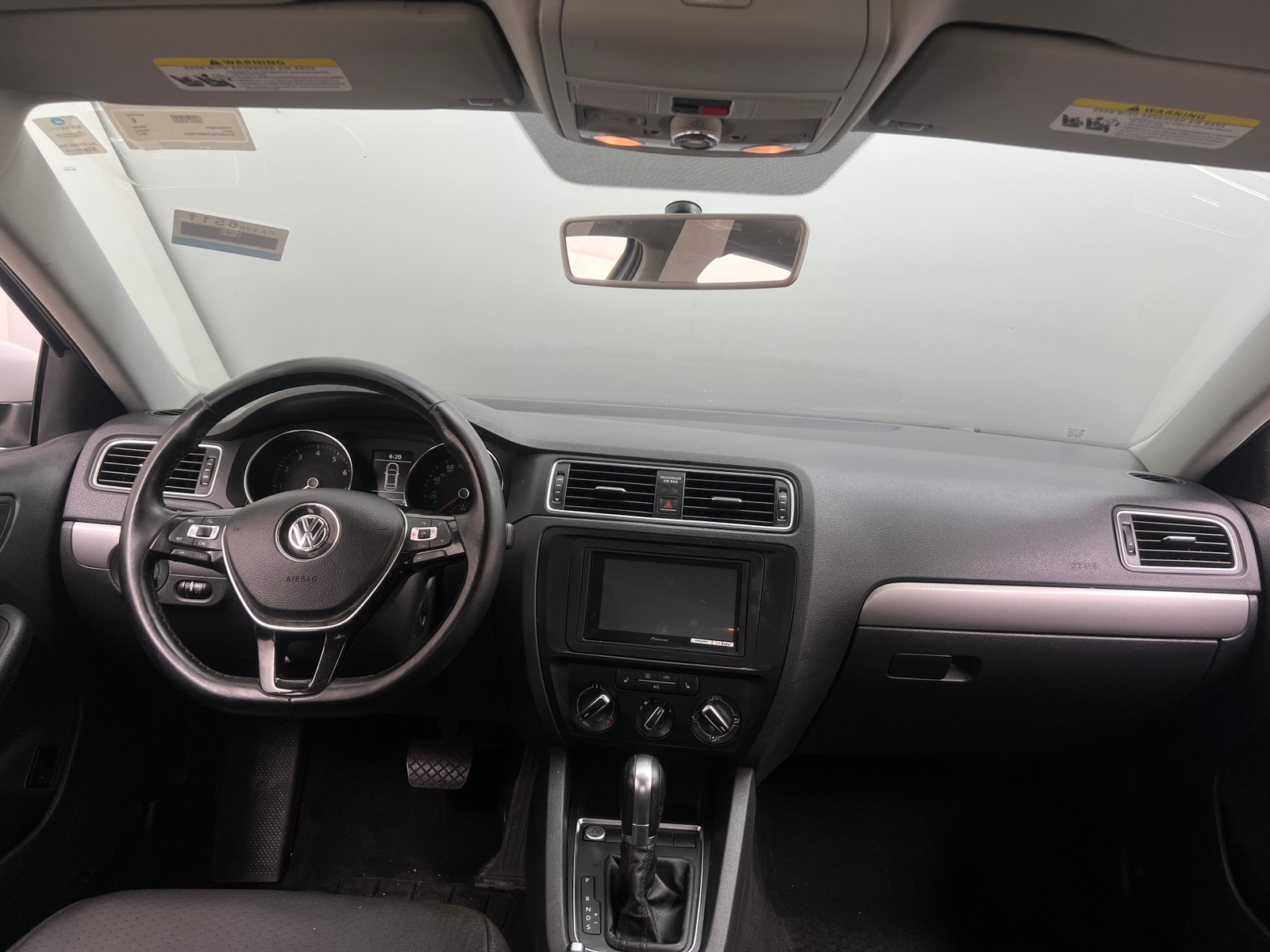 Thumbnail: 2017 Volkswagen Jetta - 2