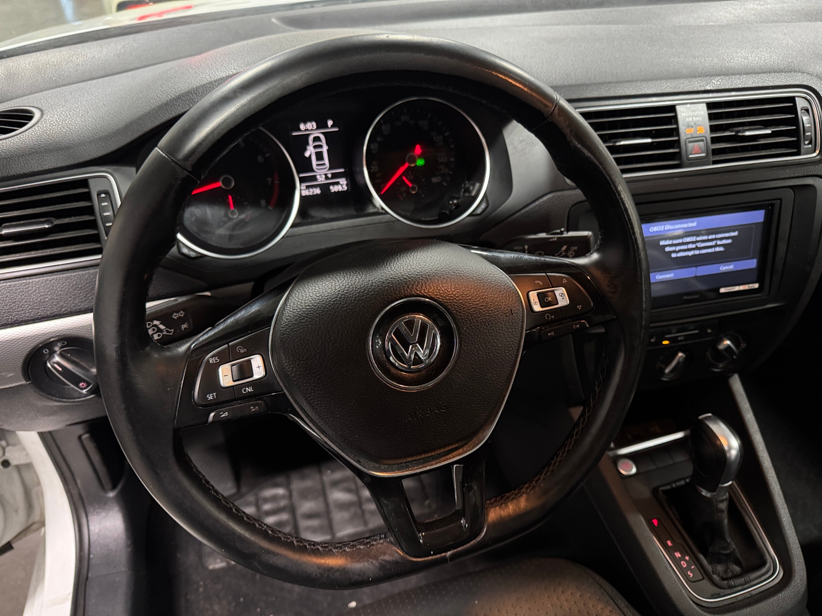 Thumbnail: 2017 Volkswagen Jetta - 4