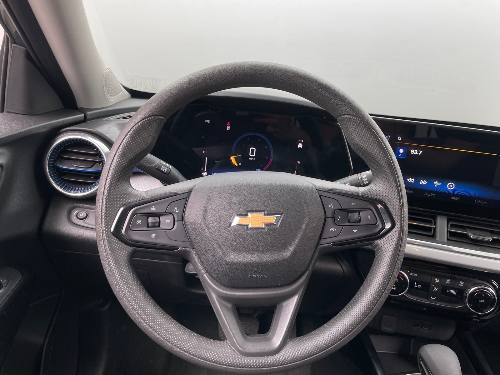 Thumbnail: 2025 Chevrolet Trax - 5