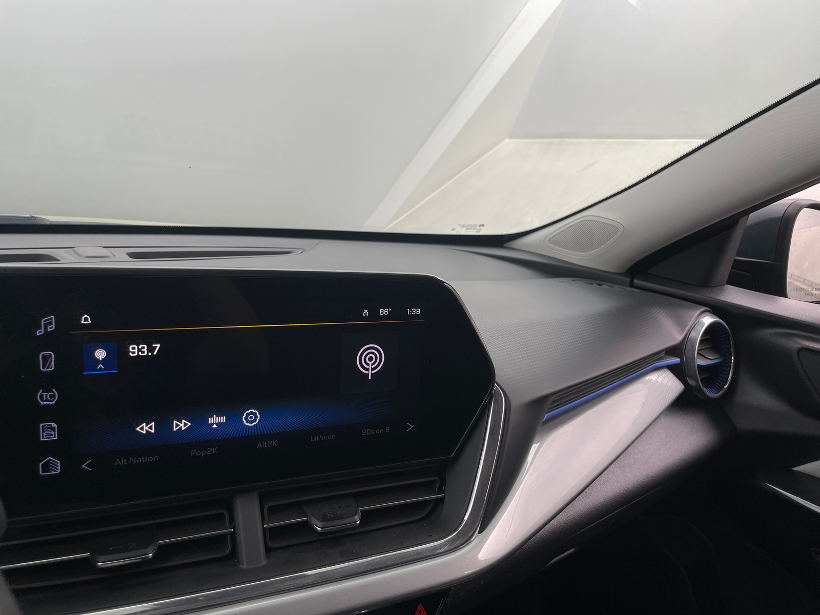 Thumbnail: 2025 Chevrolet Trax - 4