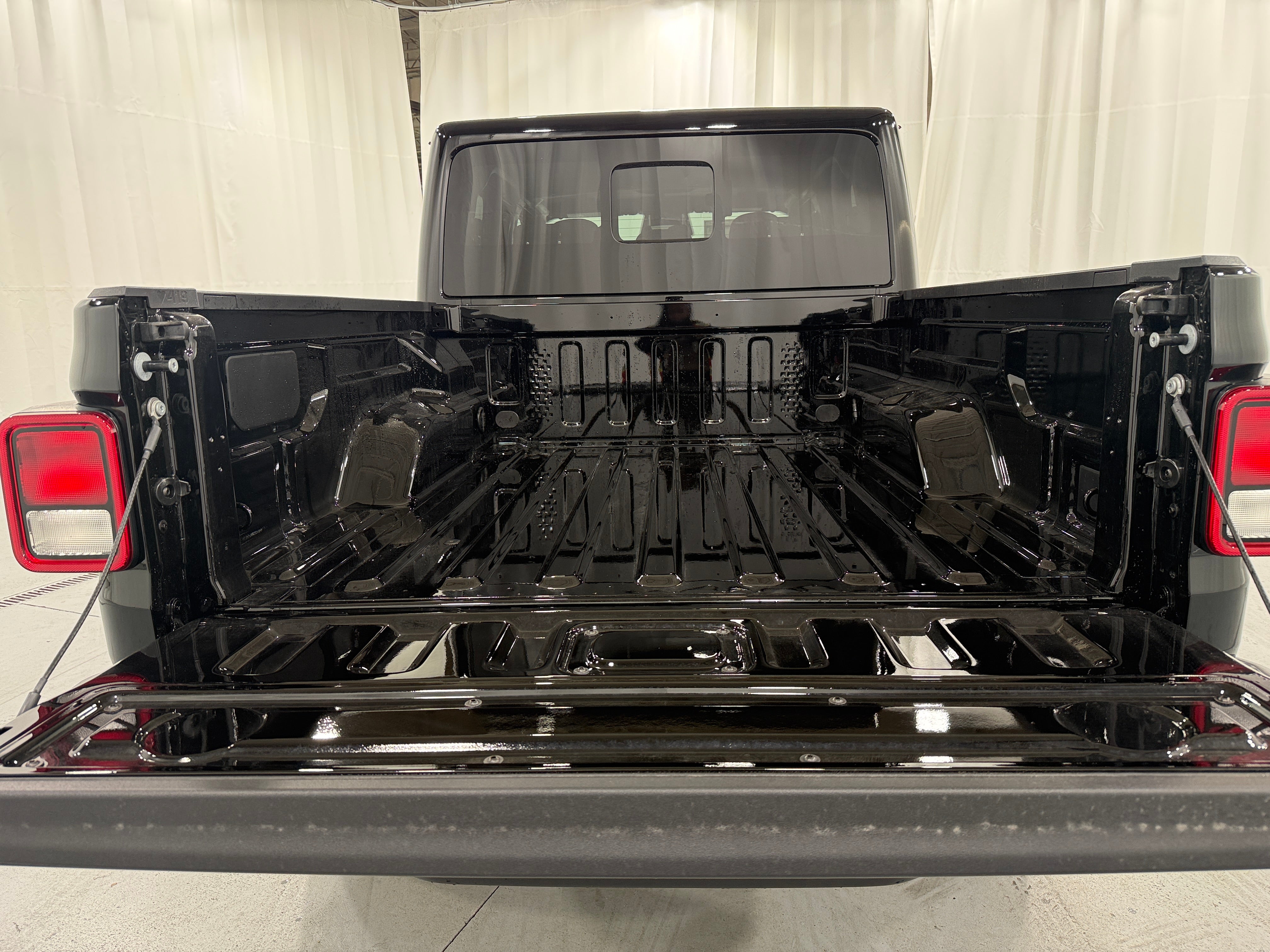 2026 Jeep Gladiator Sport S Auto's photo