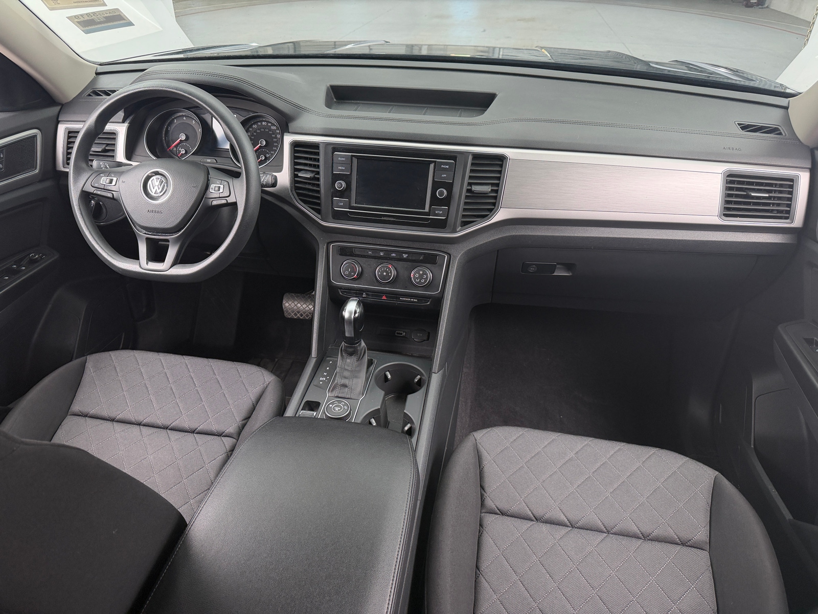 Thumbnail: 2018 Volkswagen Atlas - 3