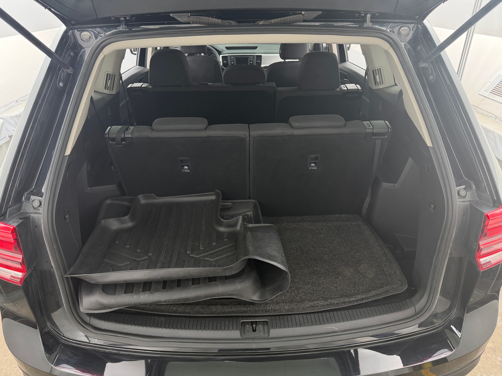 Thumbnail: 2018 Volkswagen Atlas - 7