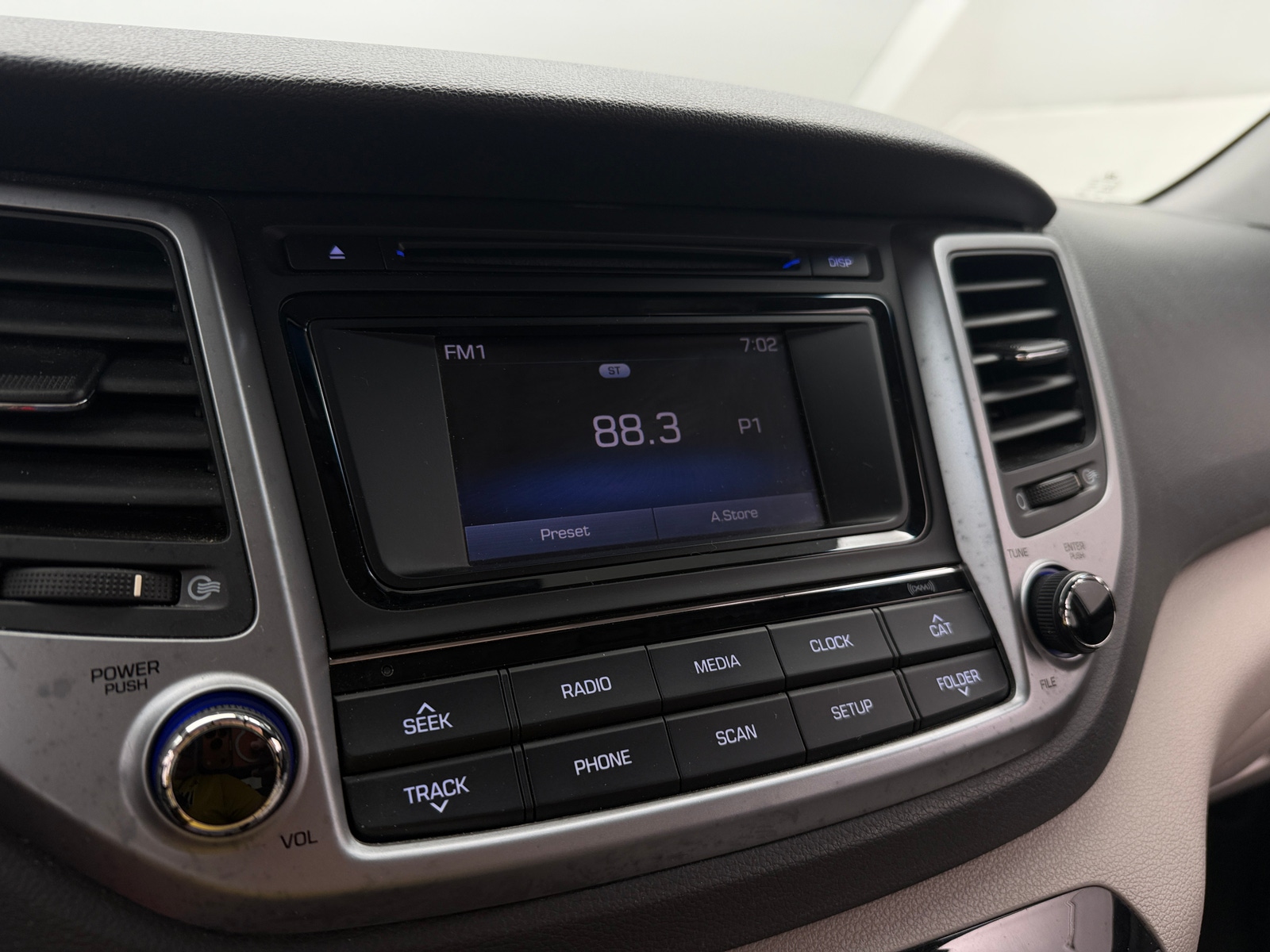 Thumbnail: 2016 Hyundai Tucson - 4