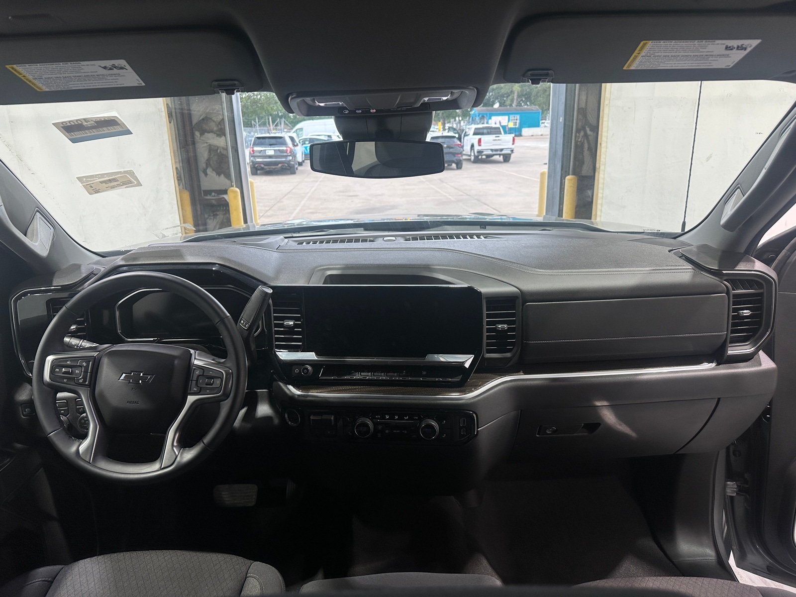 Thumbnail: 2026 Chevrolet Silverado 1500 - 3