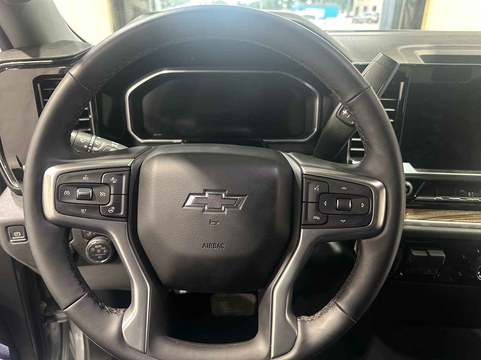 Thumbnail: 2026 Chevrolet Silverado 1500 - 5