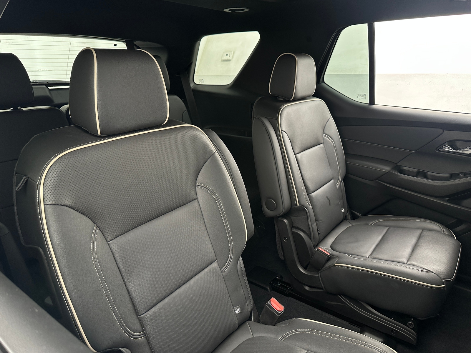 Thumbnail: 2022 Chevrolet Traverse - 5