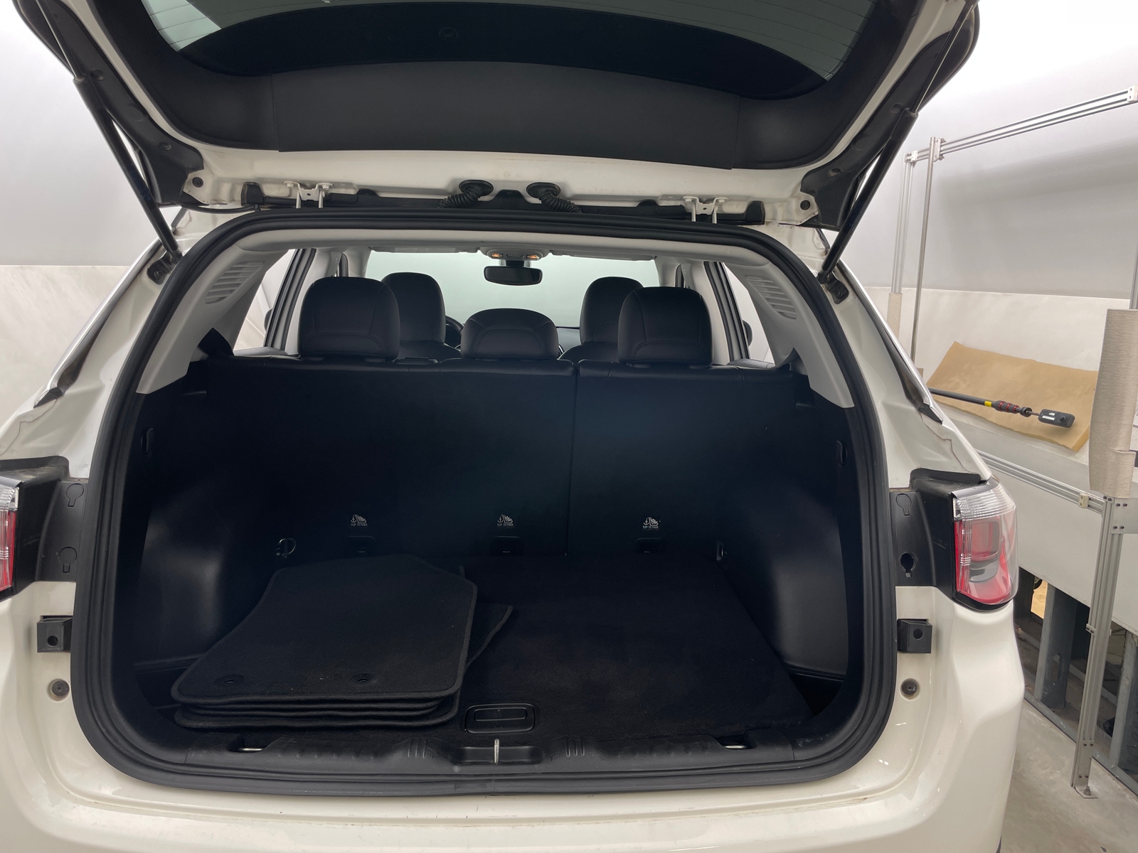 Thumbnail: 2020 Jeep Compass - 6