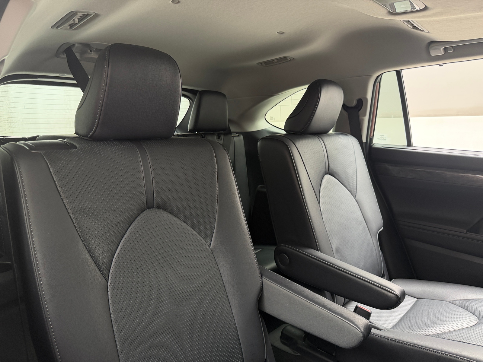 Thumbnail: 2020 Toyota Highlander - 5