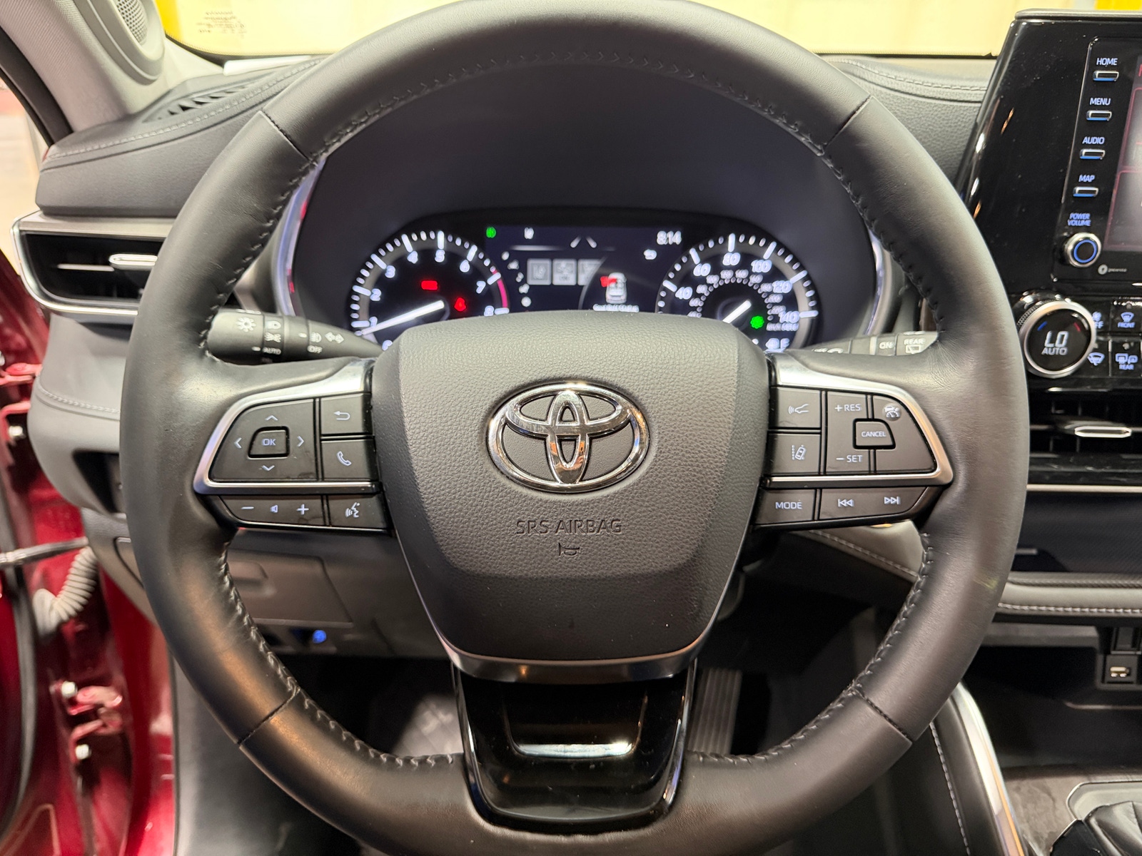 Thumbnail: 2020 Toyota Highlander - 4