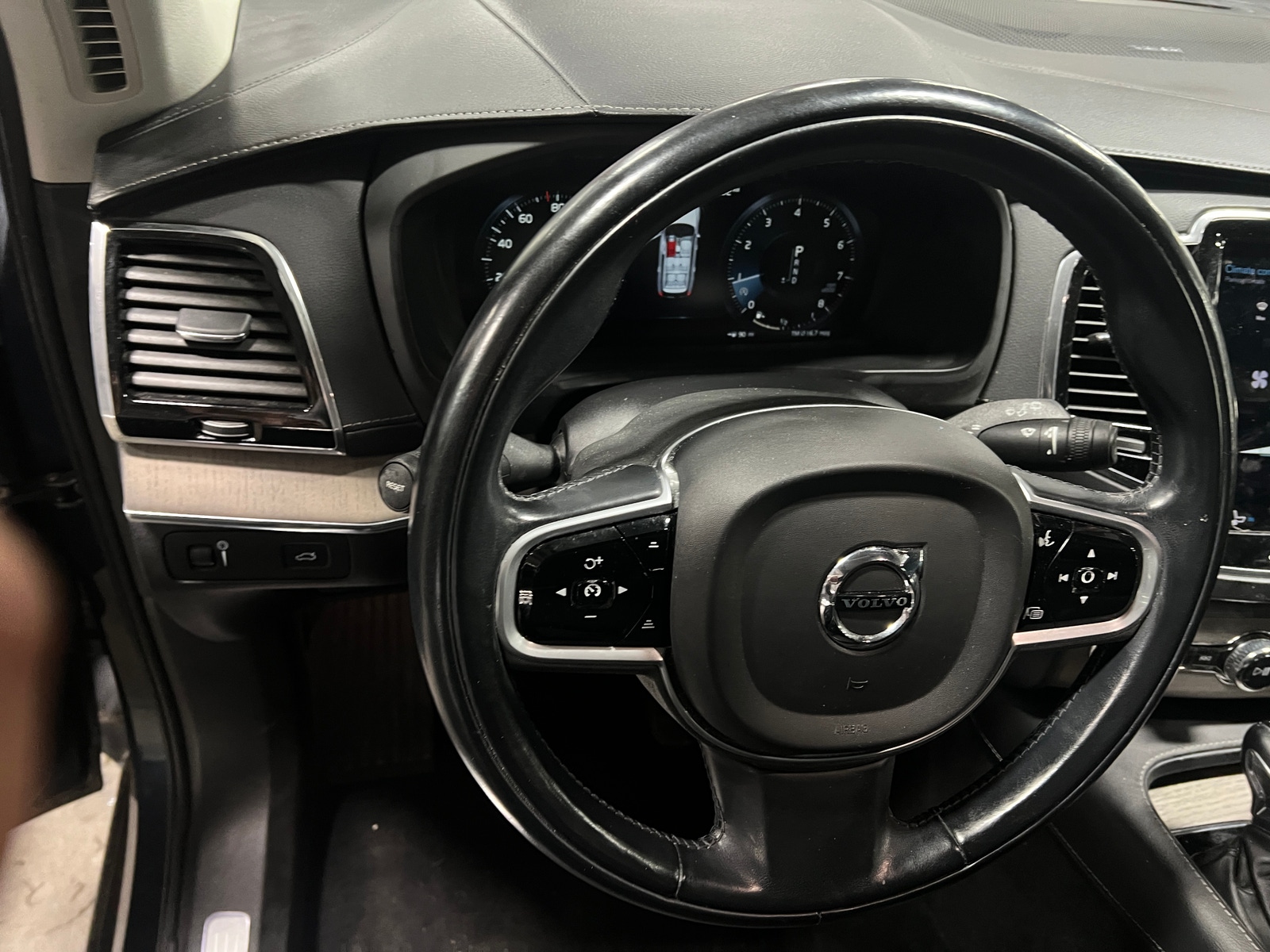 Thumbnail: 2020 Volvo XC90 - 4