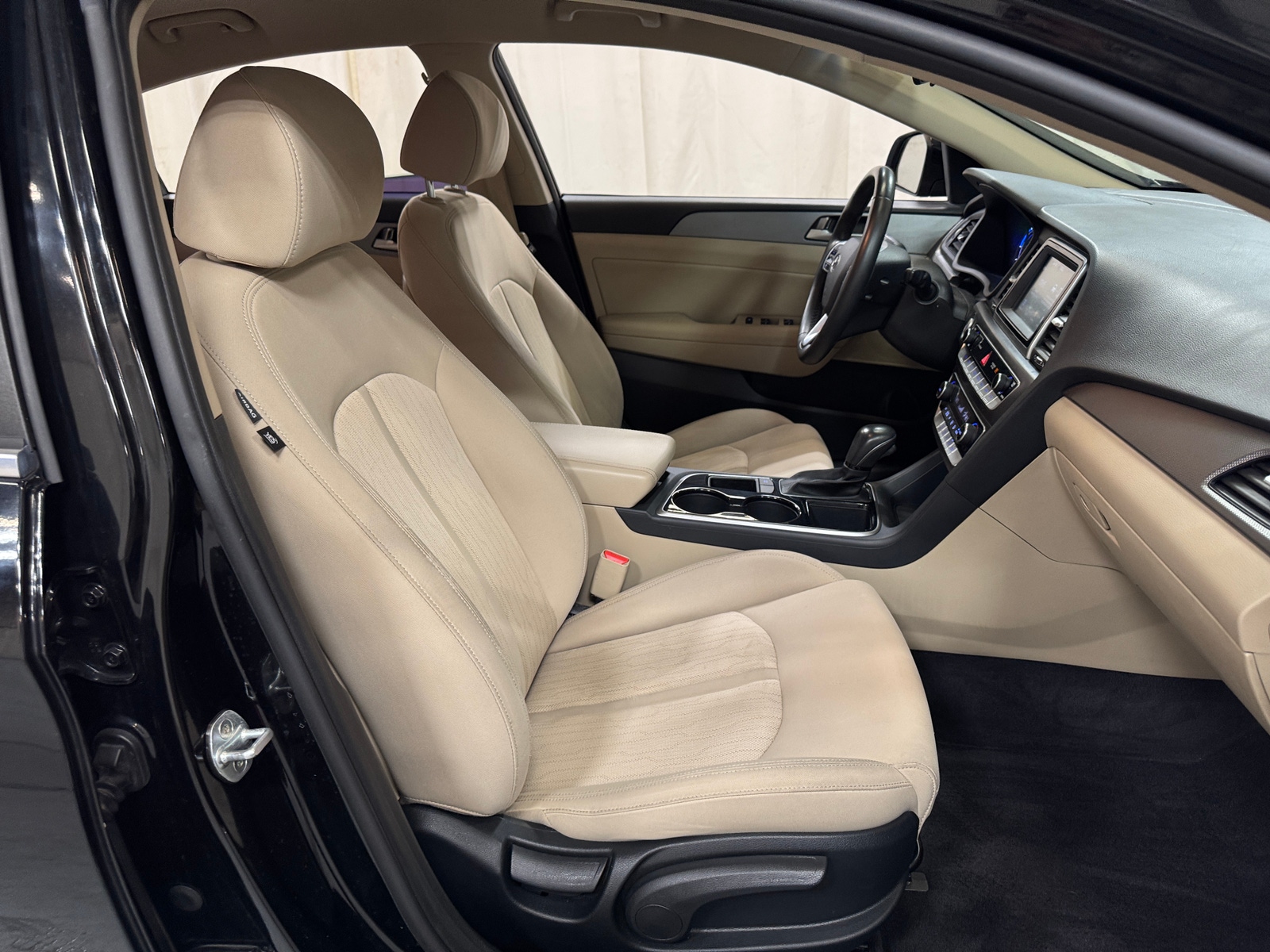 Thumbnail: 2019 Hyundai Sonata - 2