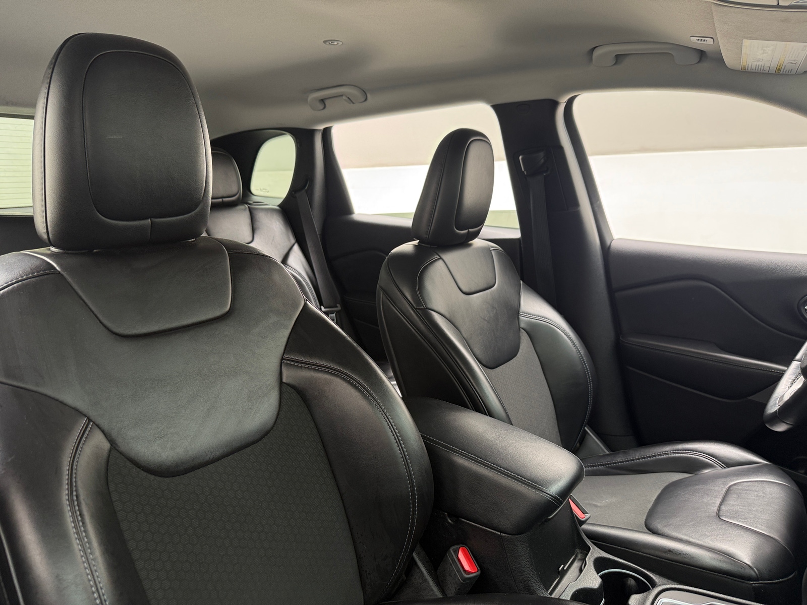 Thumbnail: 2019 Jeep Cherokee - 2