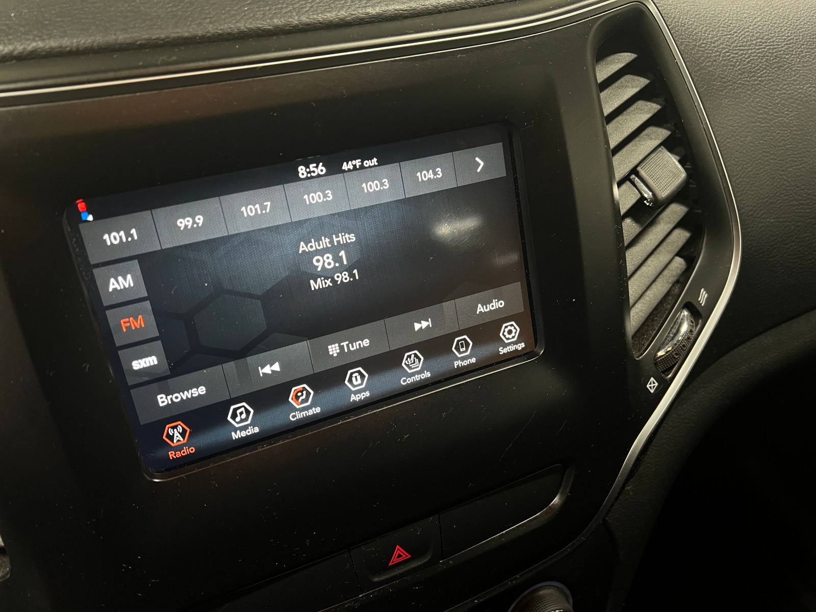 Thumbnail: 2019 Jeep Cherokee - 4