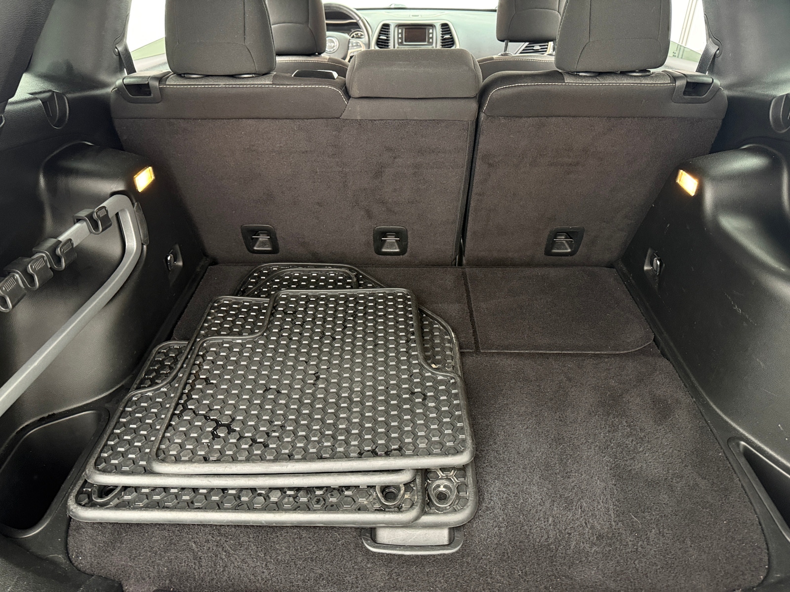 Thumbnail: 2016 Jeep Cherokee - 7