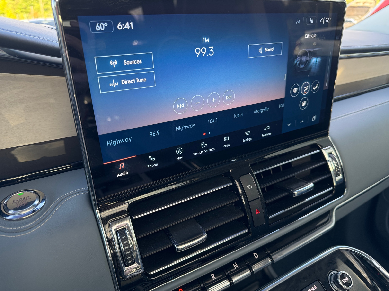 Thumbnail: 2022 Lincoln Navigator L - 3
