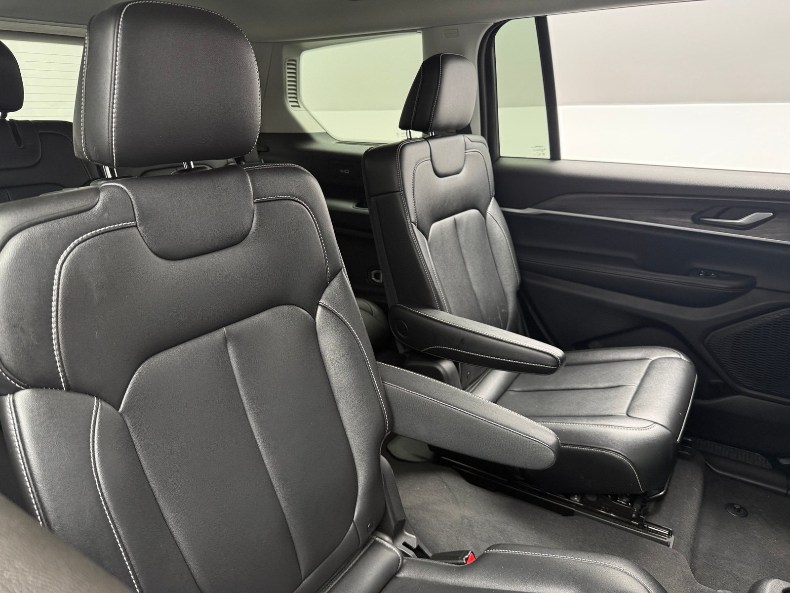 Thumbnail: 2023 Jeep Grand Cherokee L - 5