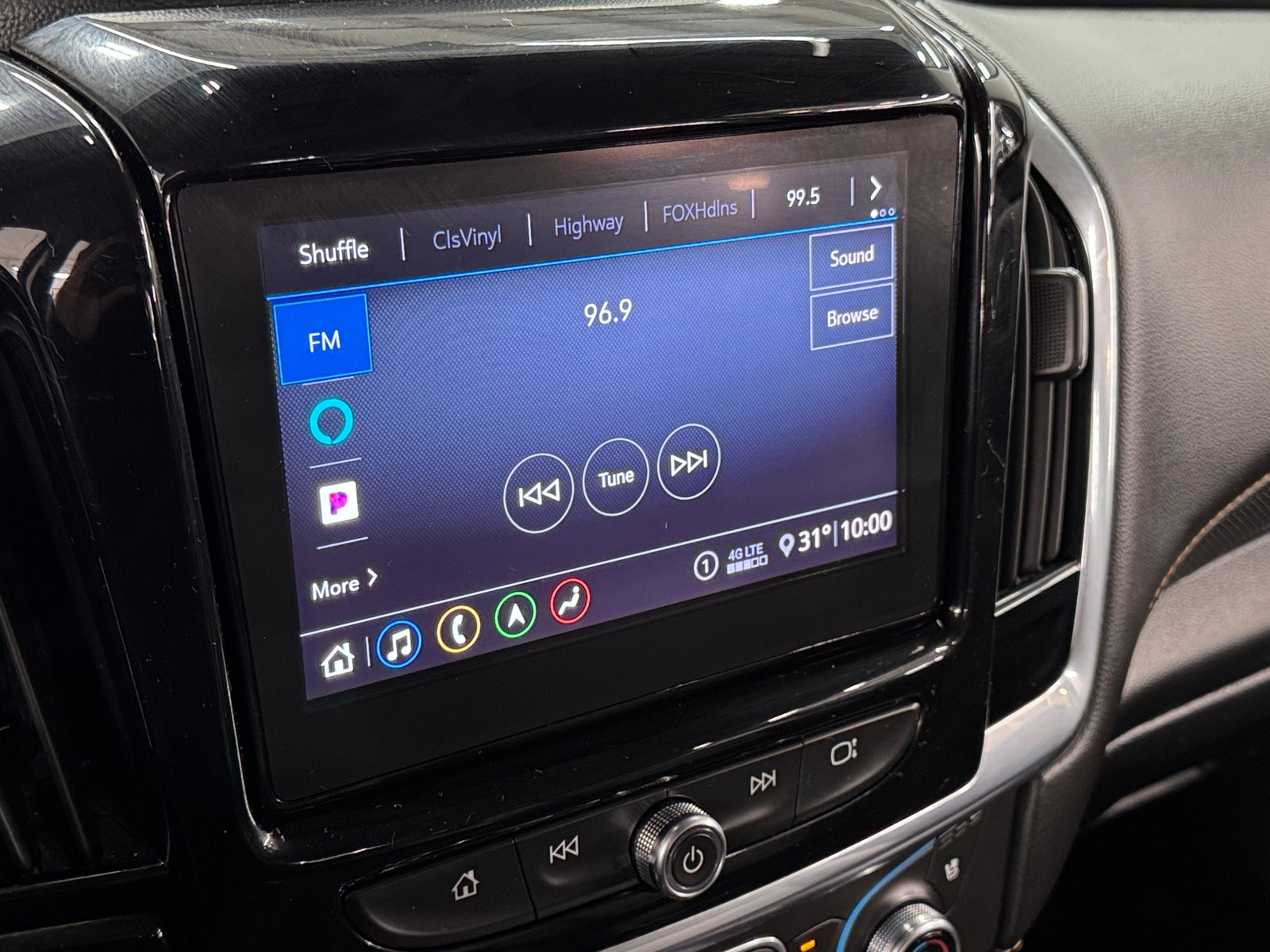 Thumbnail: 2020 Chevrolet Traverse - 3