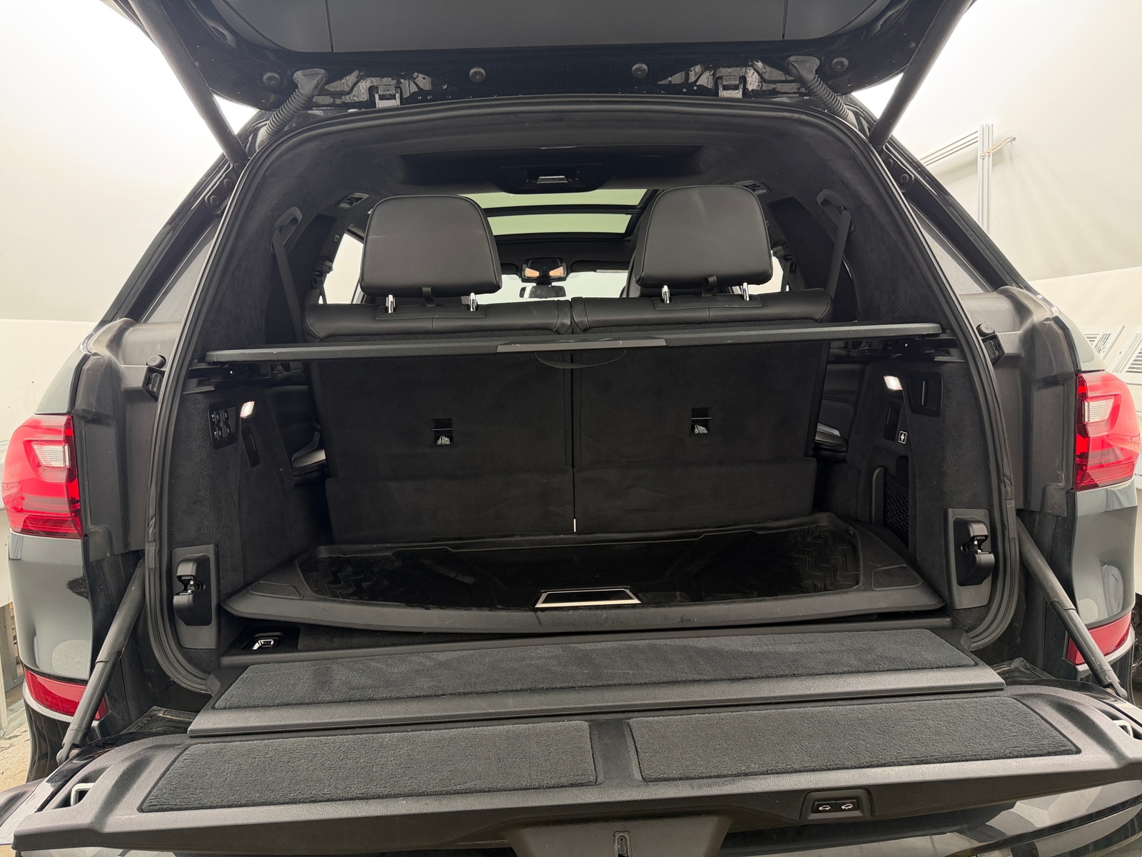 Thumbnail: 2019 BMW X7 - 6