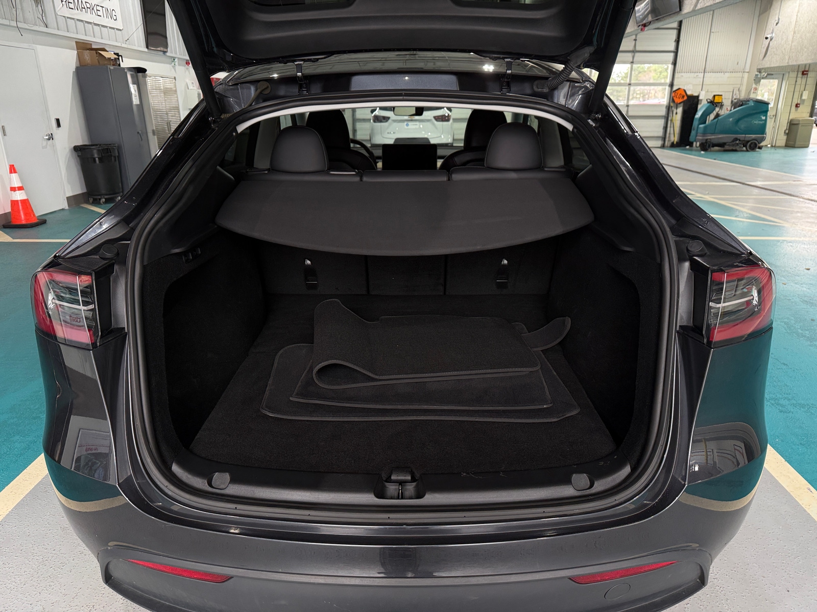 Thumbnail: 2024 Tesla Model Y - 6