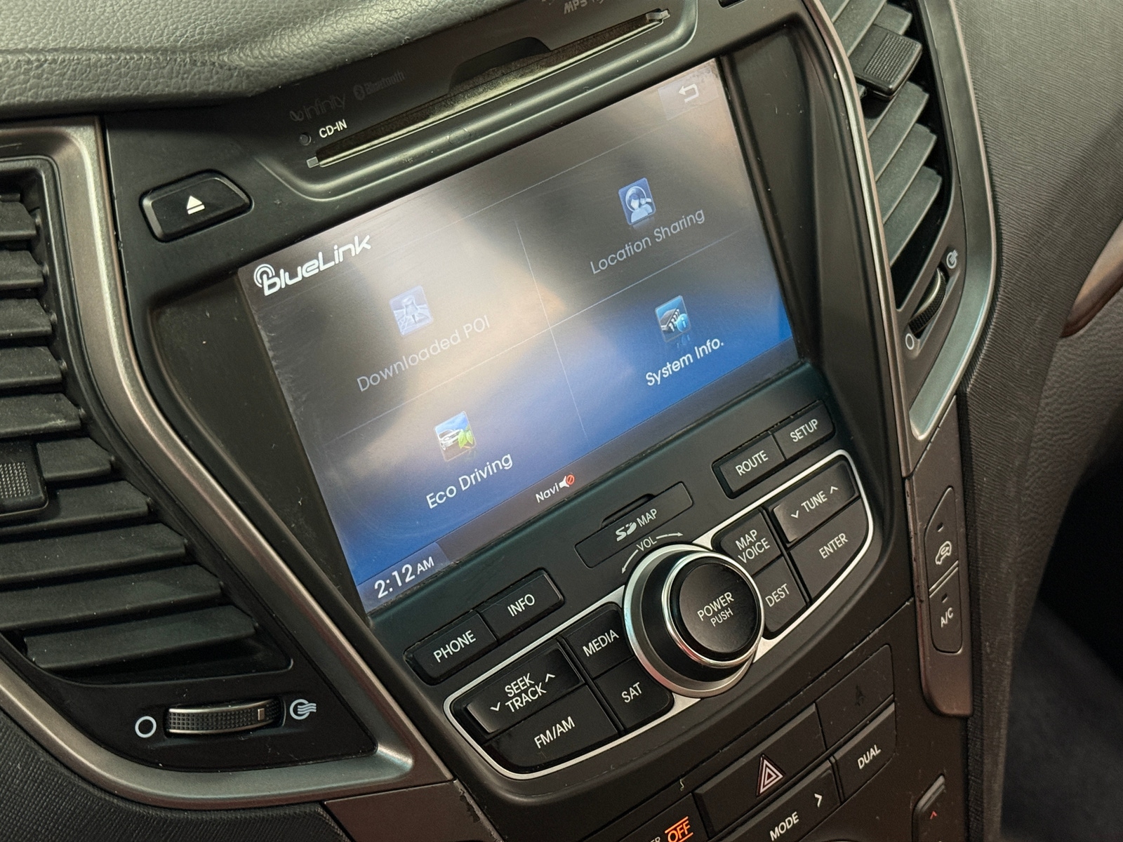 Thumbnail: 2015 Hyundai Santa Fe - 3