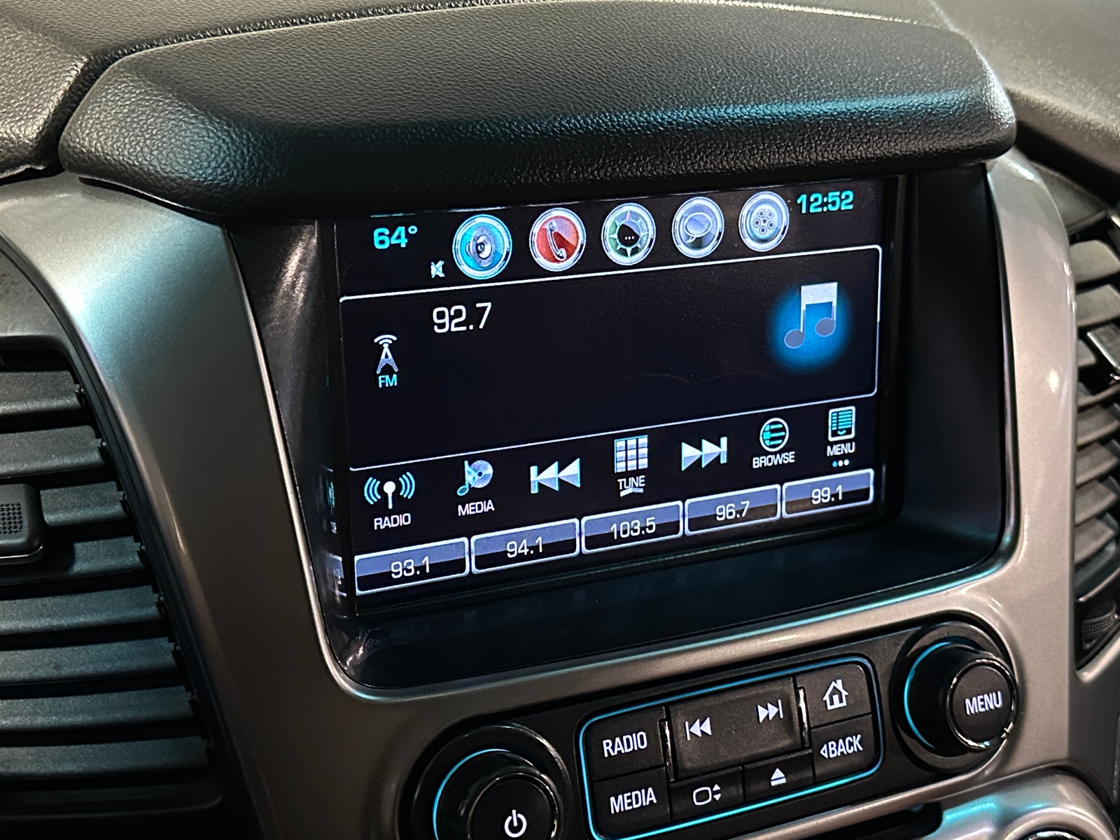 Thumbnail: 2019 Chevrolet Tahoe - 3