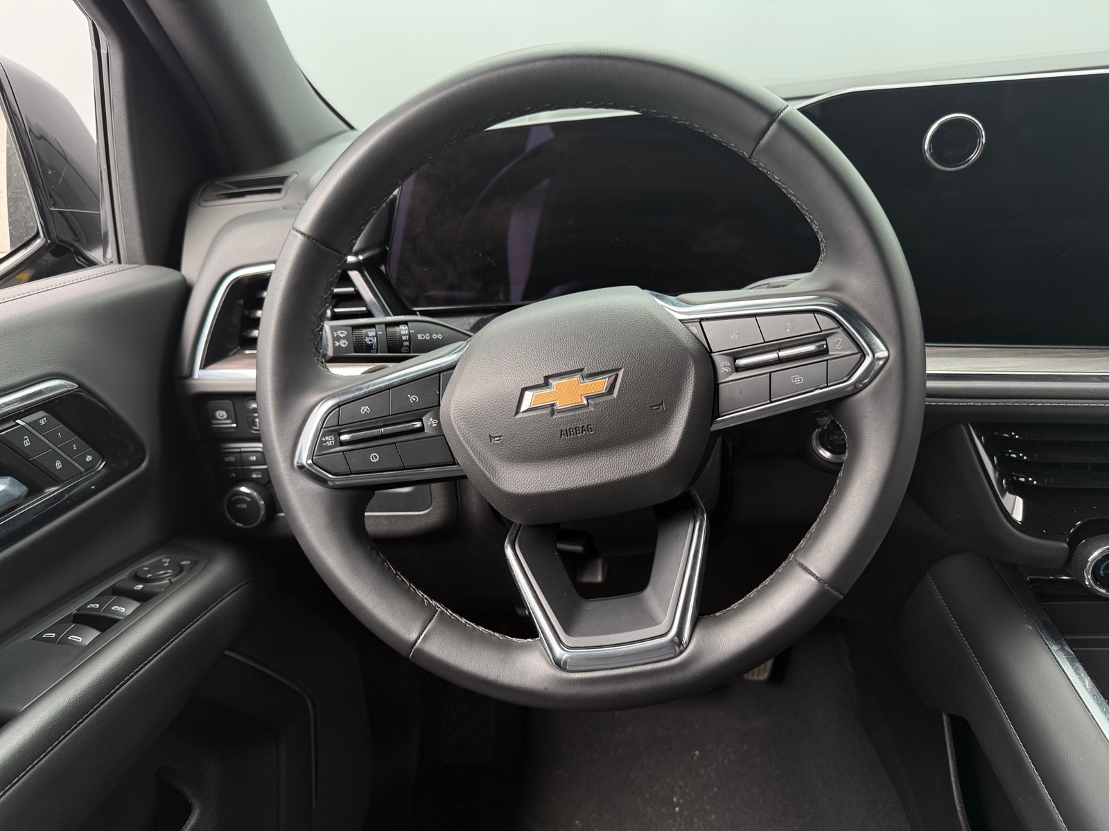 Thumbnail: 2025 Chevrolet Tahoe - 4