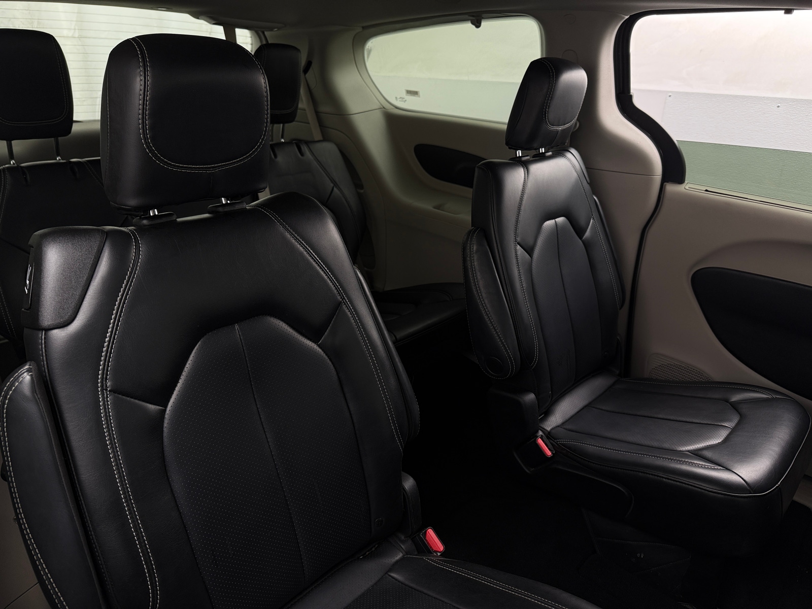 Thumbnail: 2023 Chrysler Pacifica - 5