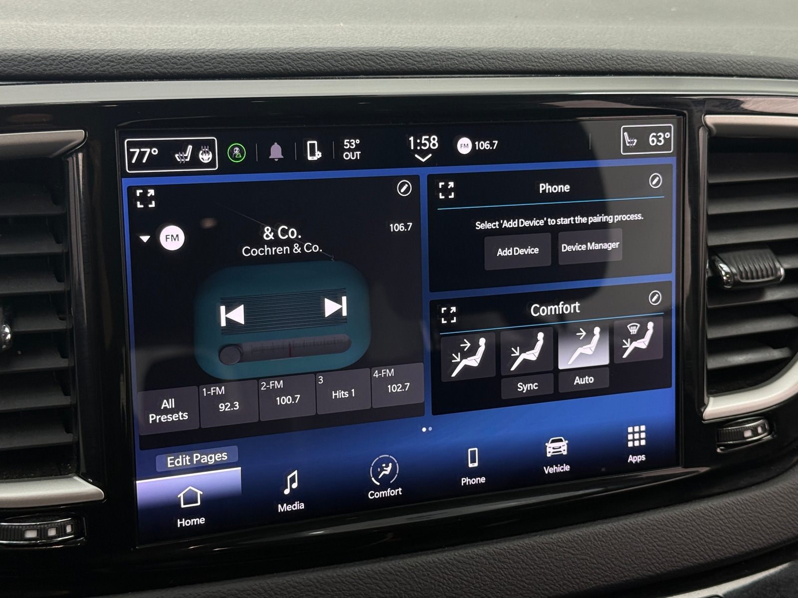 Thumbnail: 2023 Chrysler Pacifica - 3