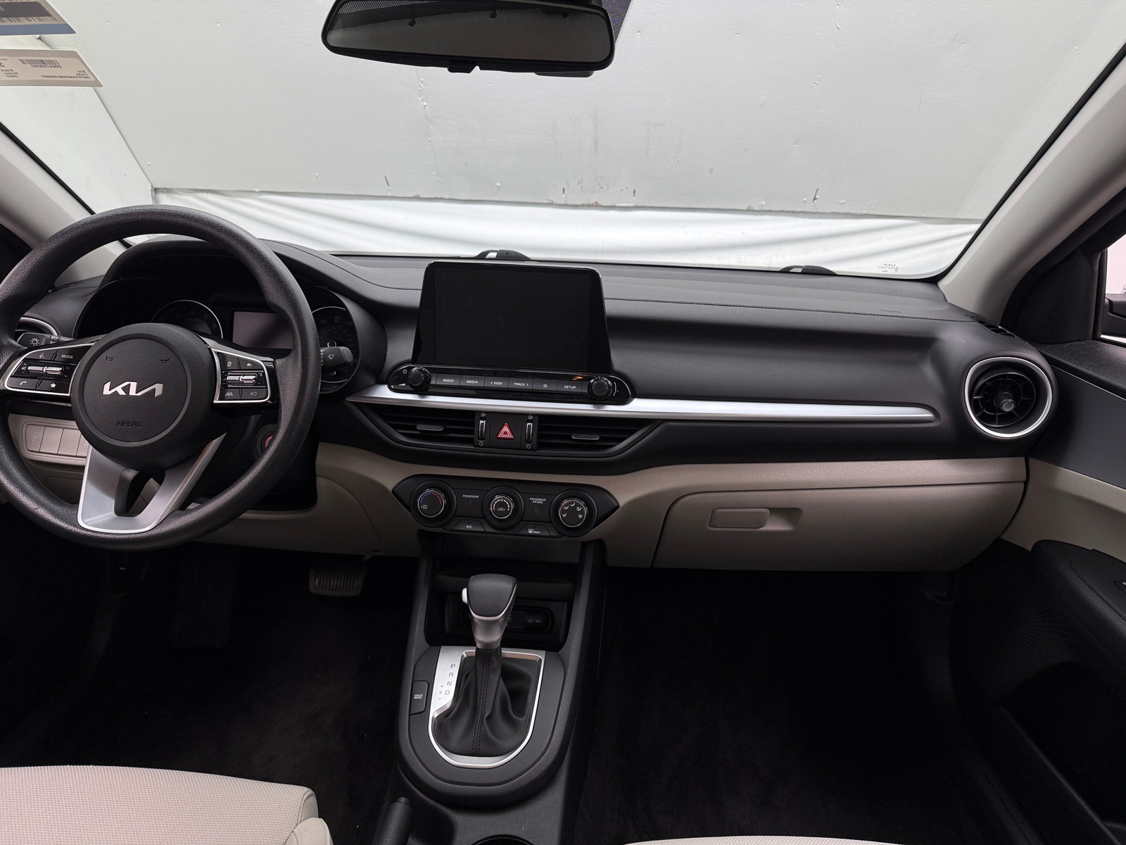 Thumbnail: 2022 Kia Forte - 3