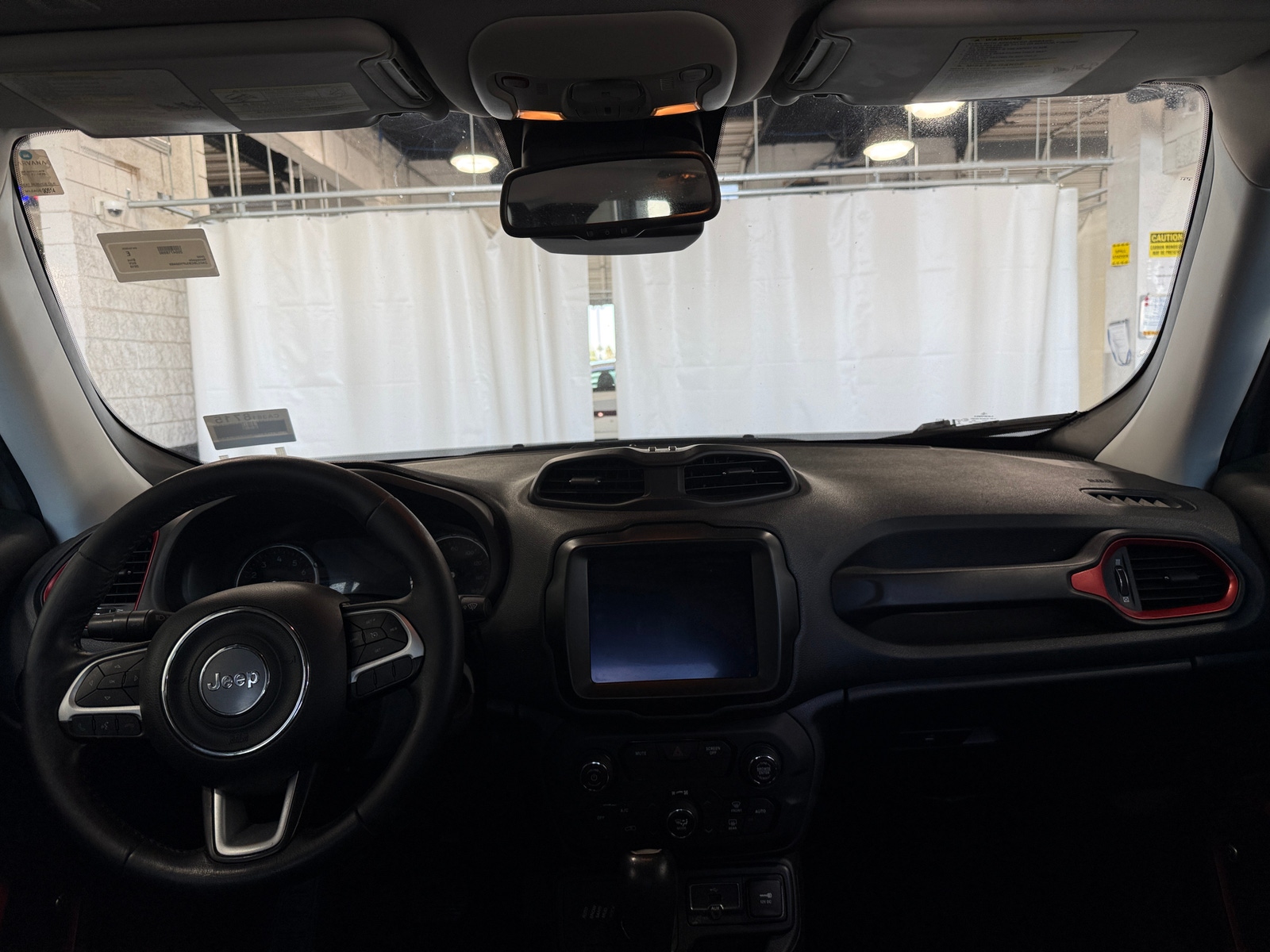 Thumbnail: 2018 Jeep Renegade - 3
