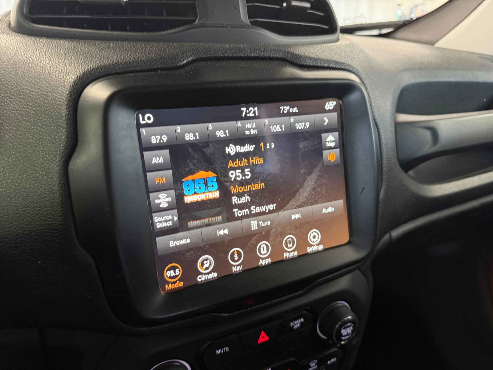 Thumbnail: 2018 Jeep Renegade - 4
