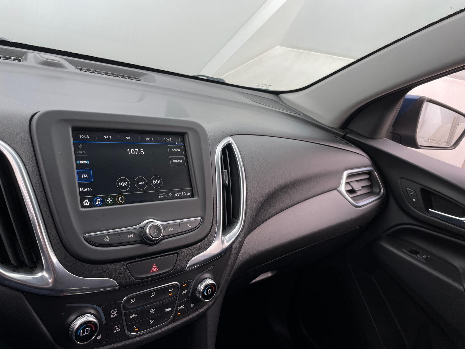 Thumbnail: 2019 Chevrolet Equinox - 4