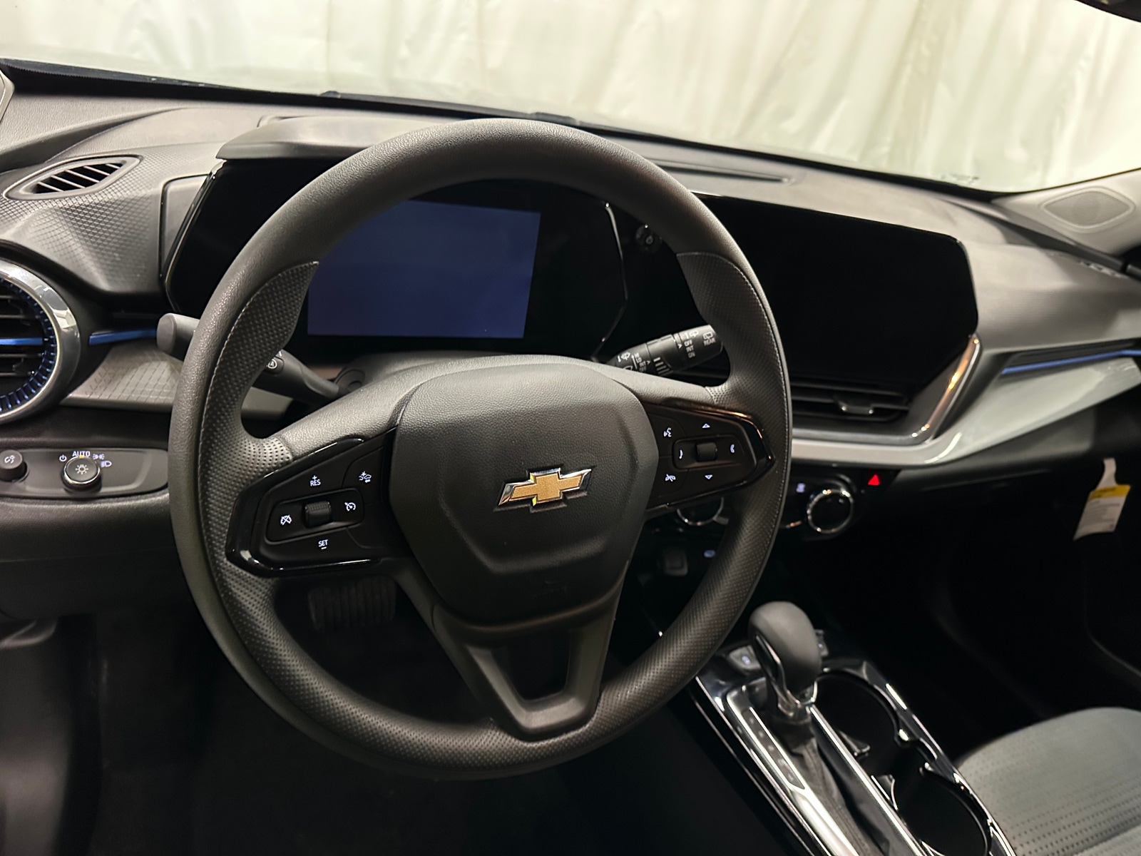 Thumbnail: 2025 Chevrolet Trax - 5