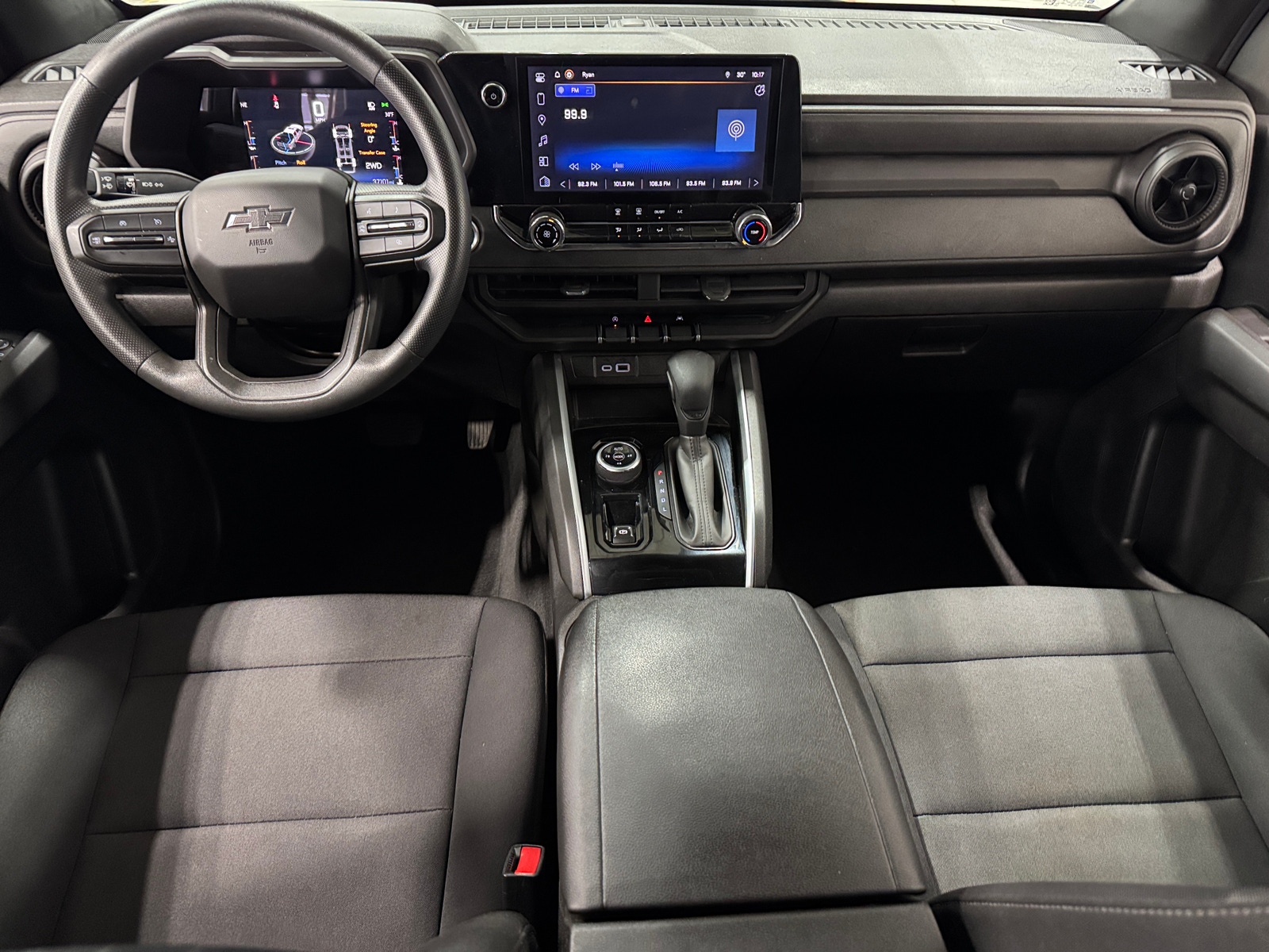 Thumbnail: 2023 Chevrolet Colorado - 3