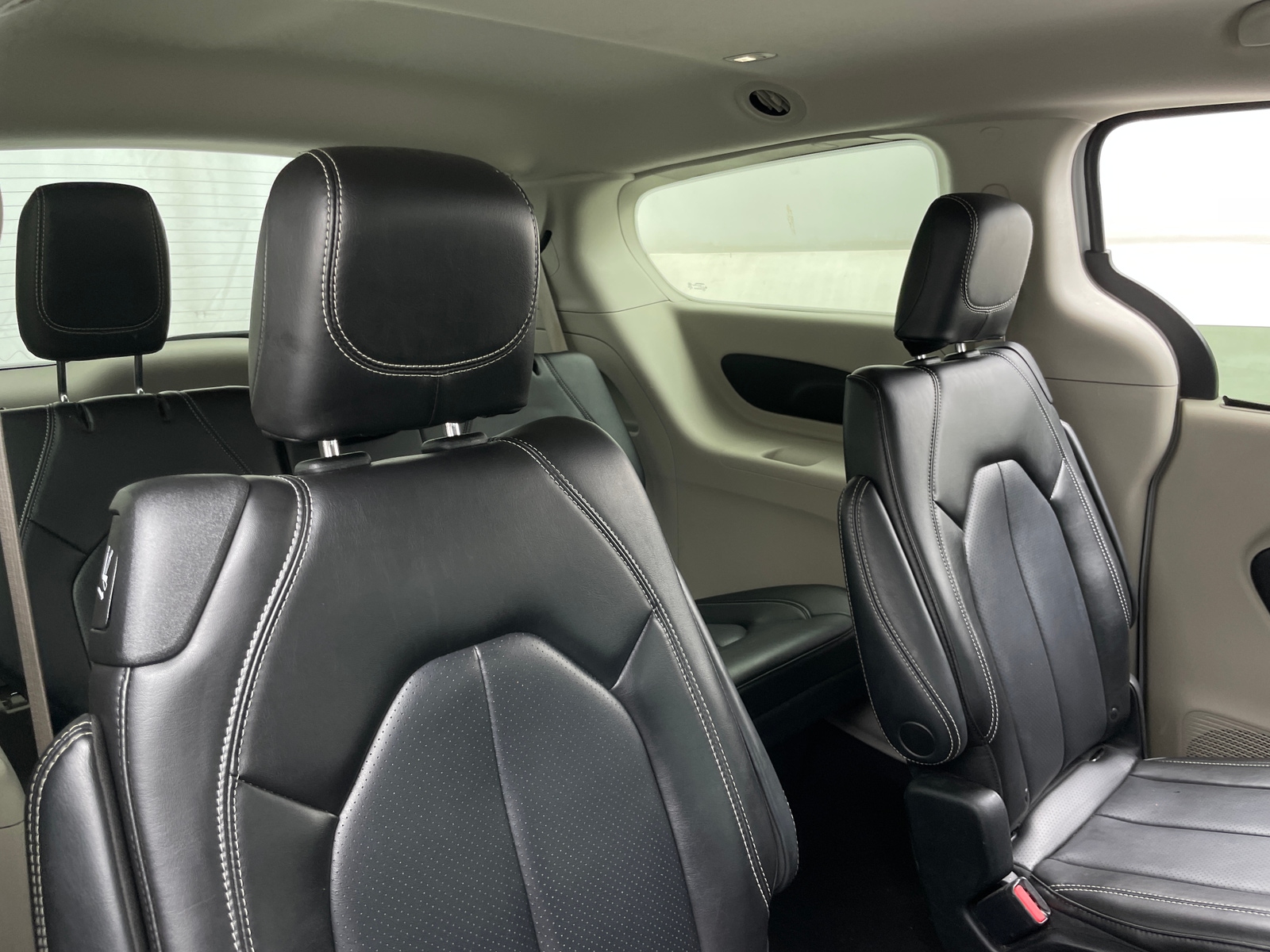 Thumbnail: 2023 Chrysler Pacifica - 6