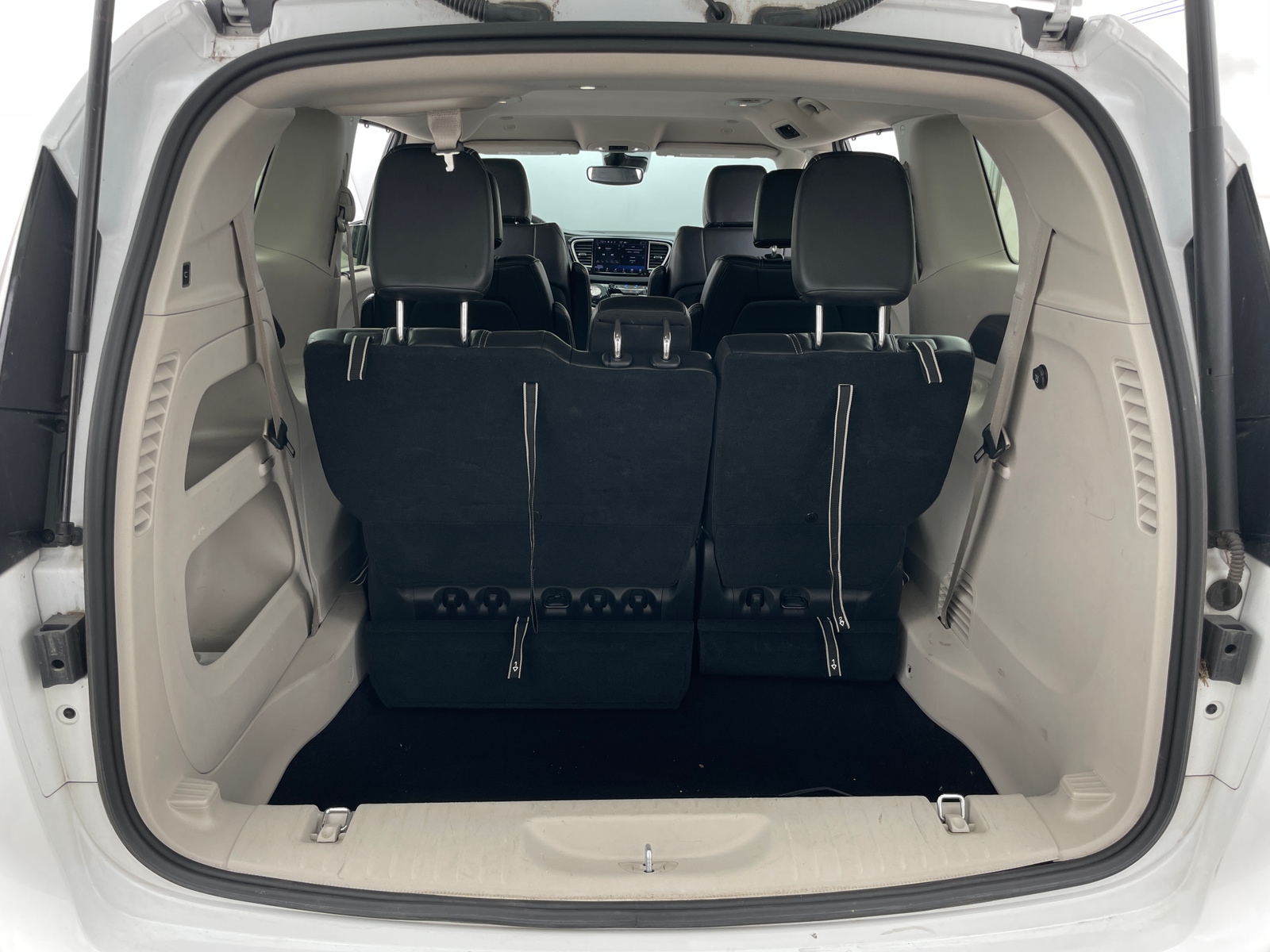 Thumbnail: 2023 Chrysler Pacifica - 7