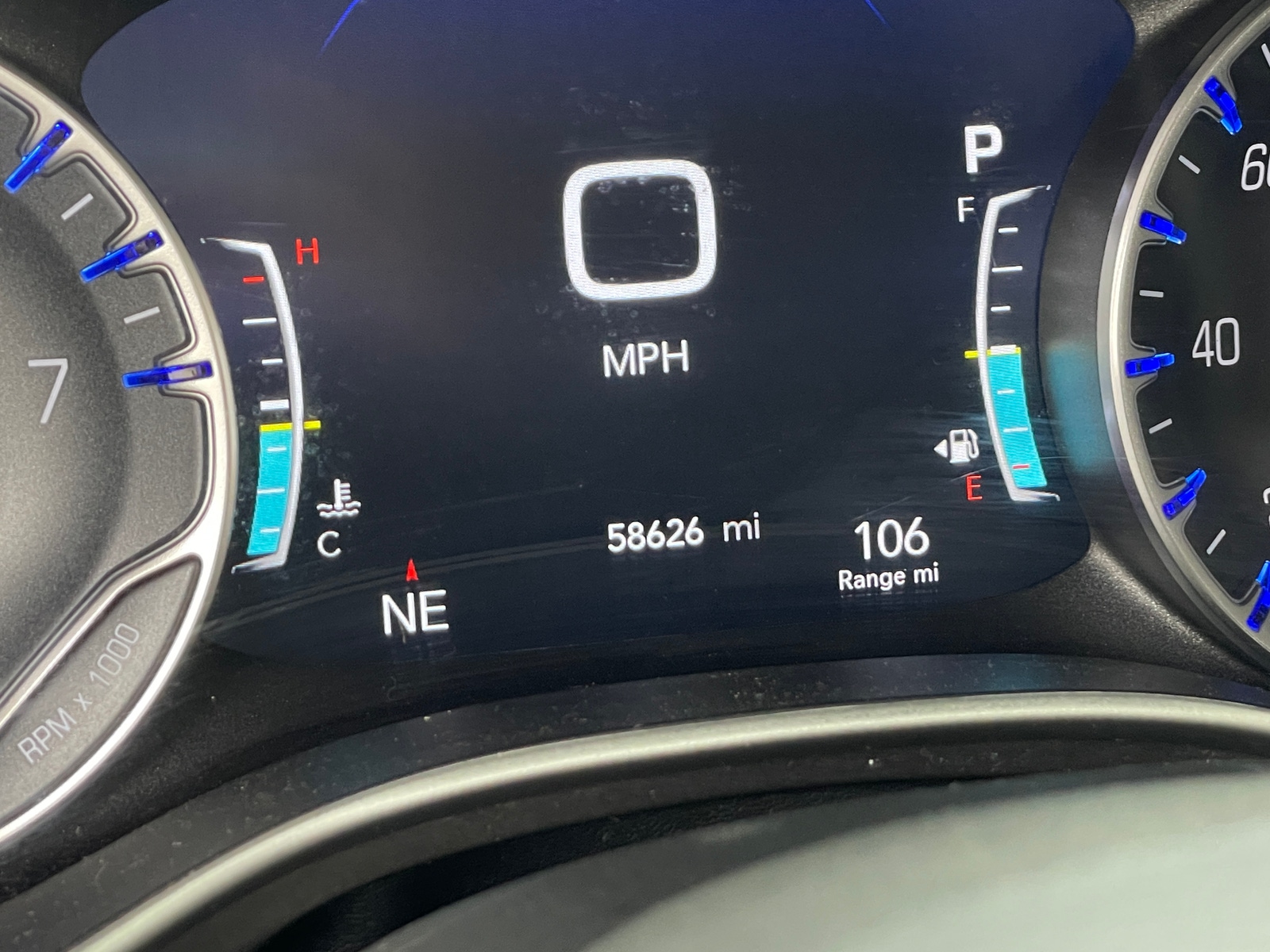 Thumbnail: 2023 Chrysler Pacifica - 4