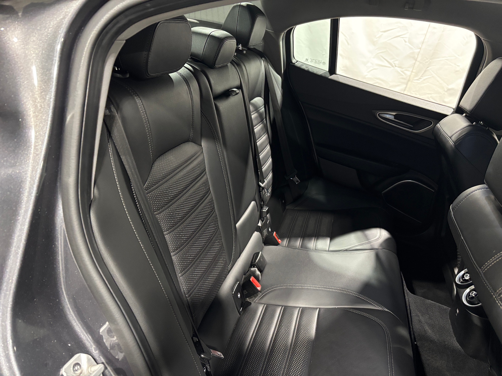 Thumbnail: 2019 Alfa Romeo Giulia - 5