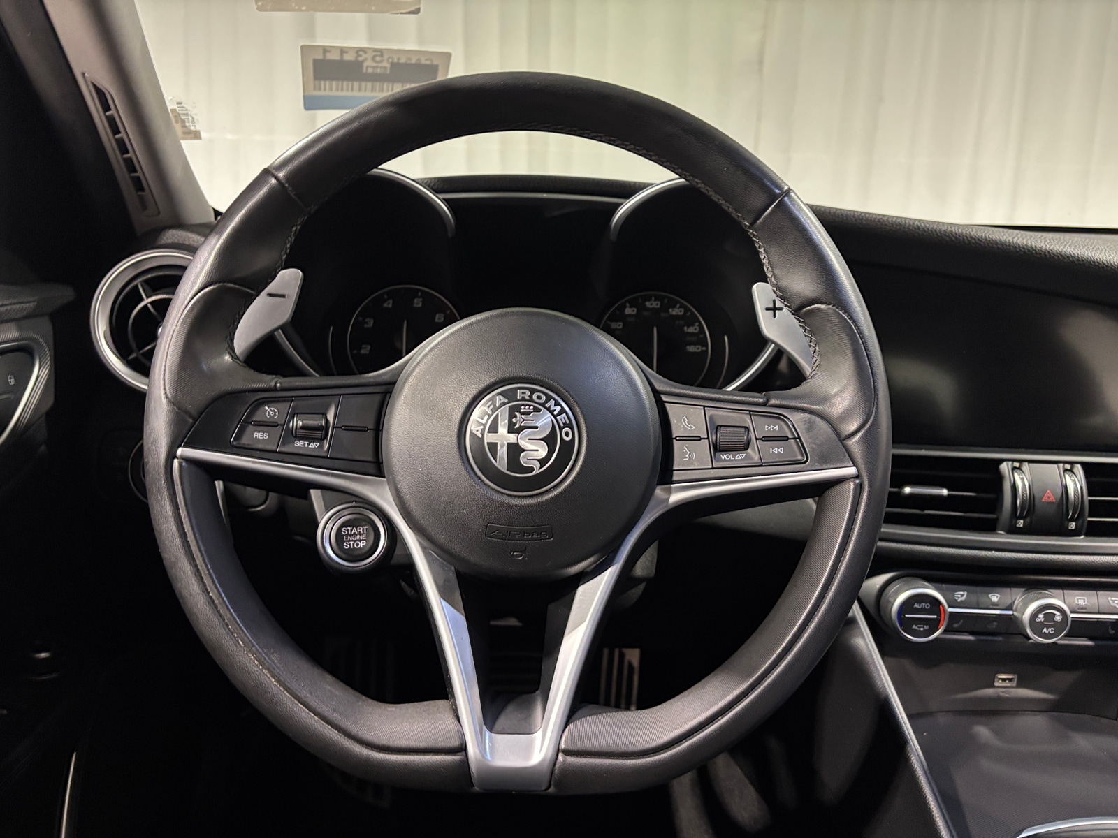 Thumbnail: 2019 Alfa Romeo Giulia - 4