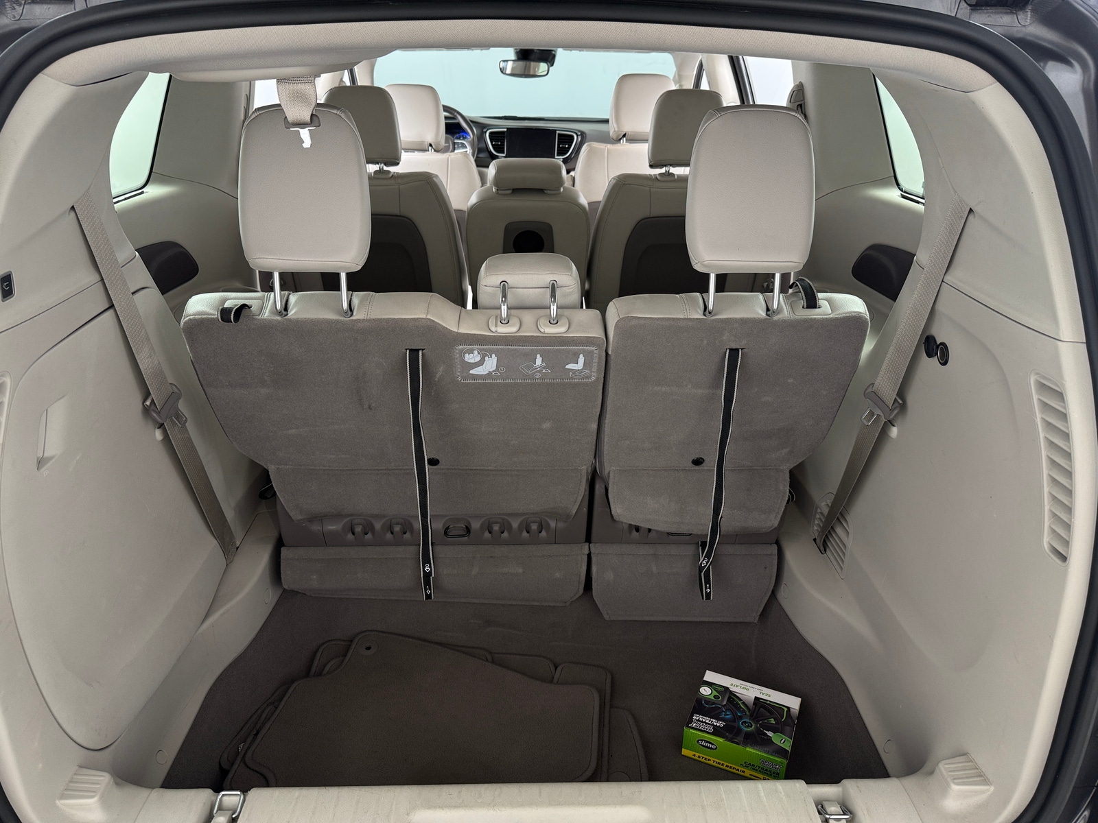Thumbnail: 2021 Chrysler Pacifica - 6