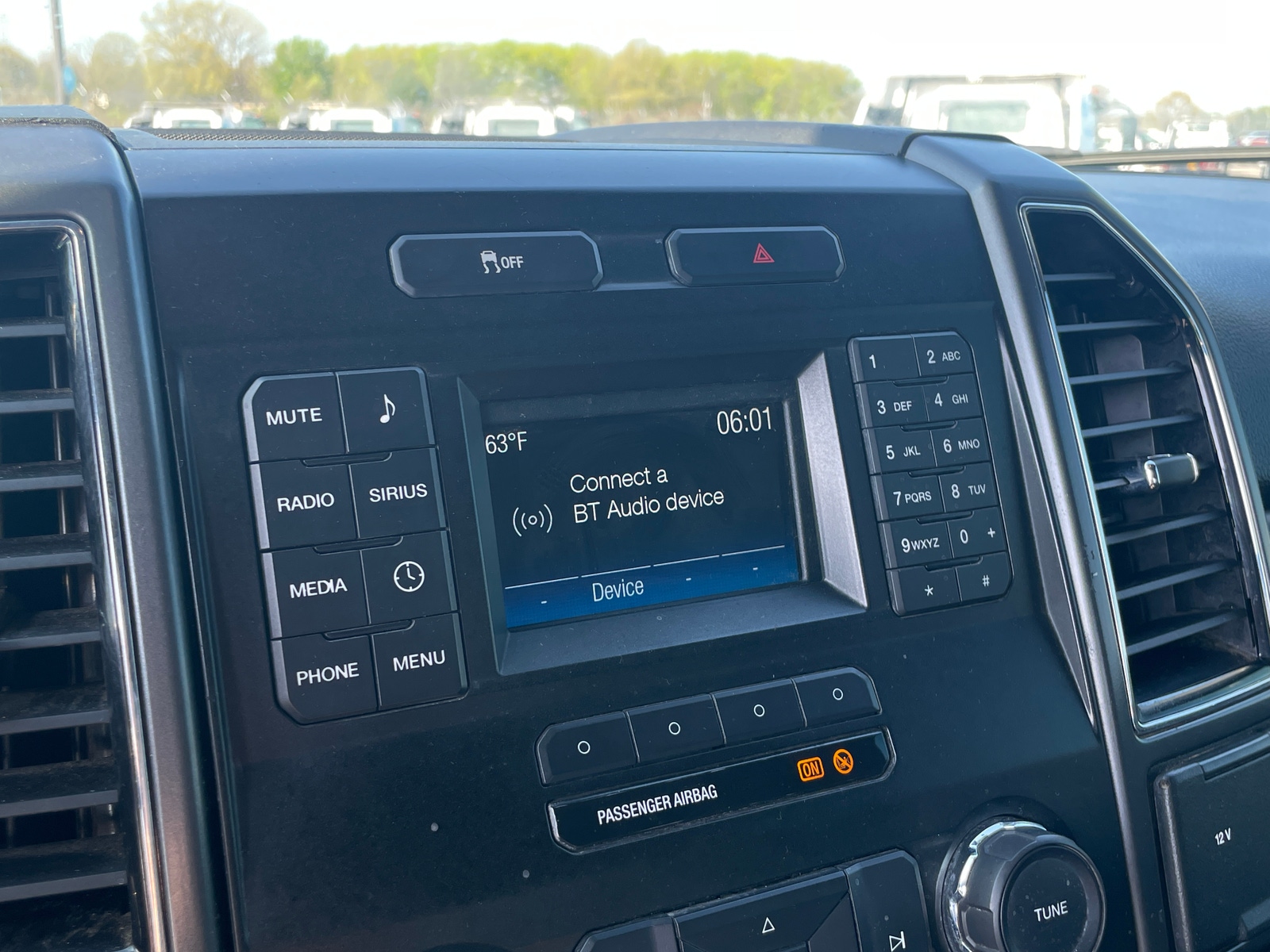 Thumbnail: 2019 Ford Econoline - 4