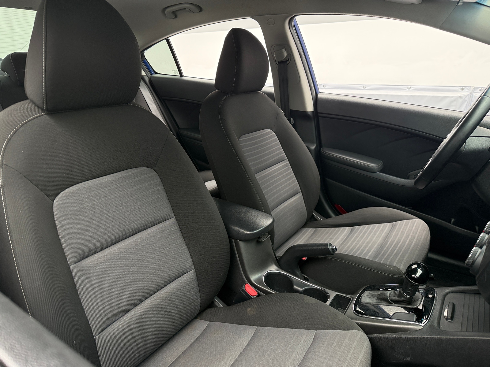 Thumbnail: 2017 Kia Forte - 2