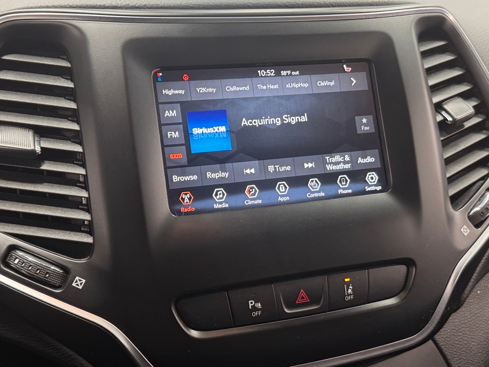 Thumbnail: 2021 Jeep Cherokee - 3