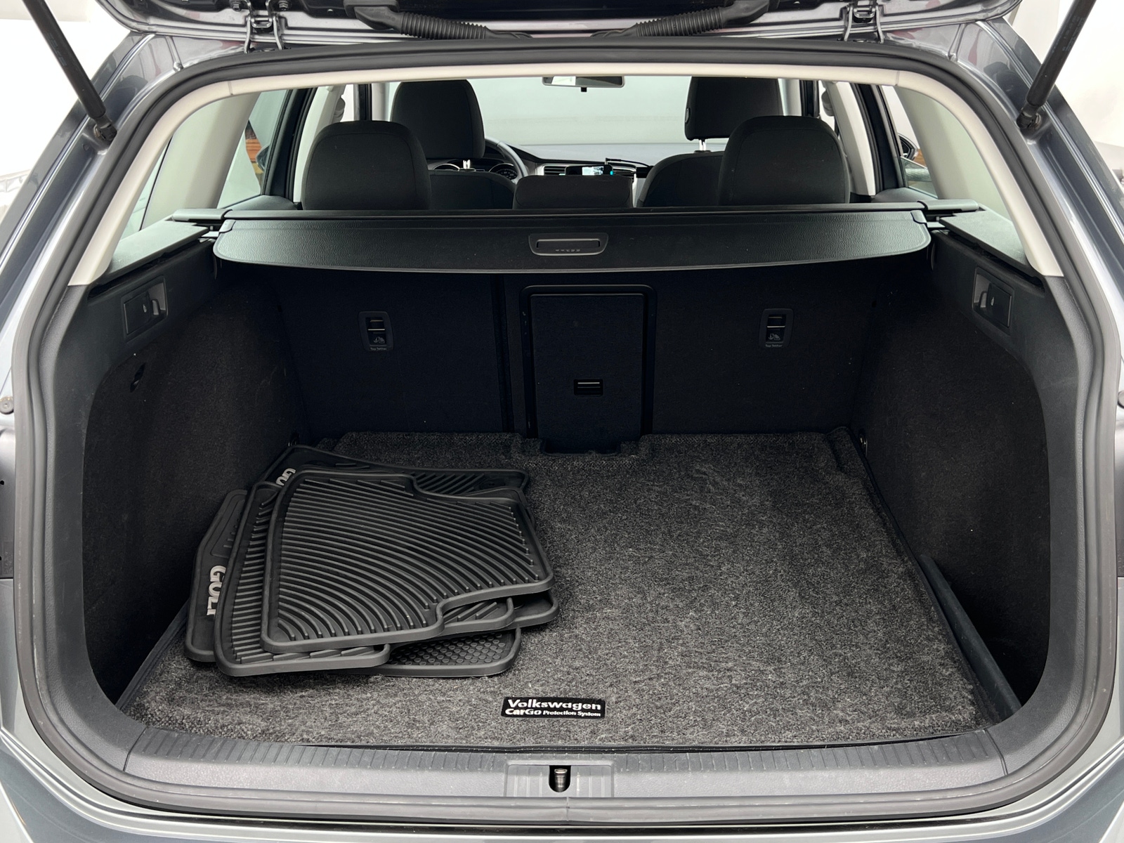 Thumbnail: 2016 Volkswagen e-Golf - 7