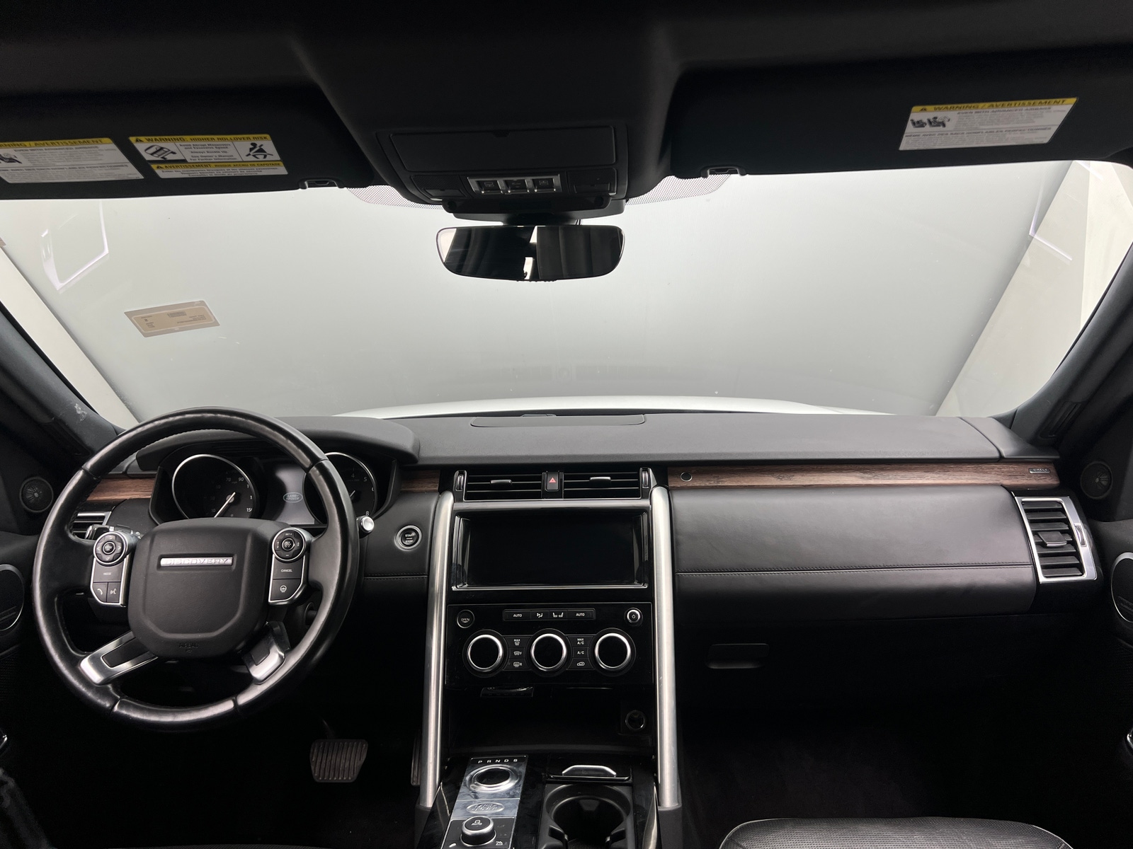 Thumbnail: 2017 Land Rover Discovery - 2