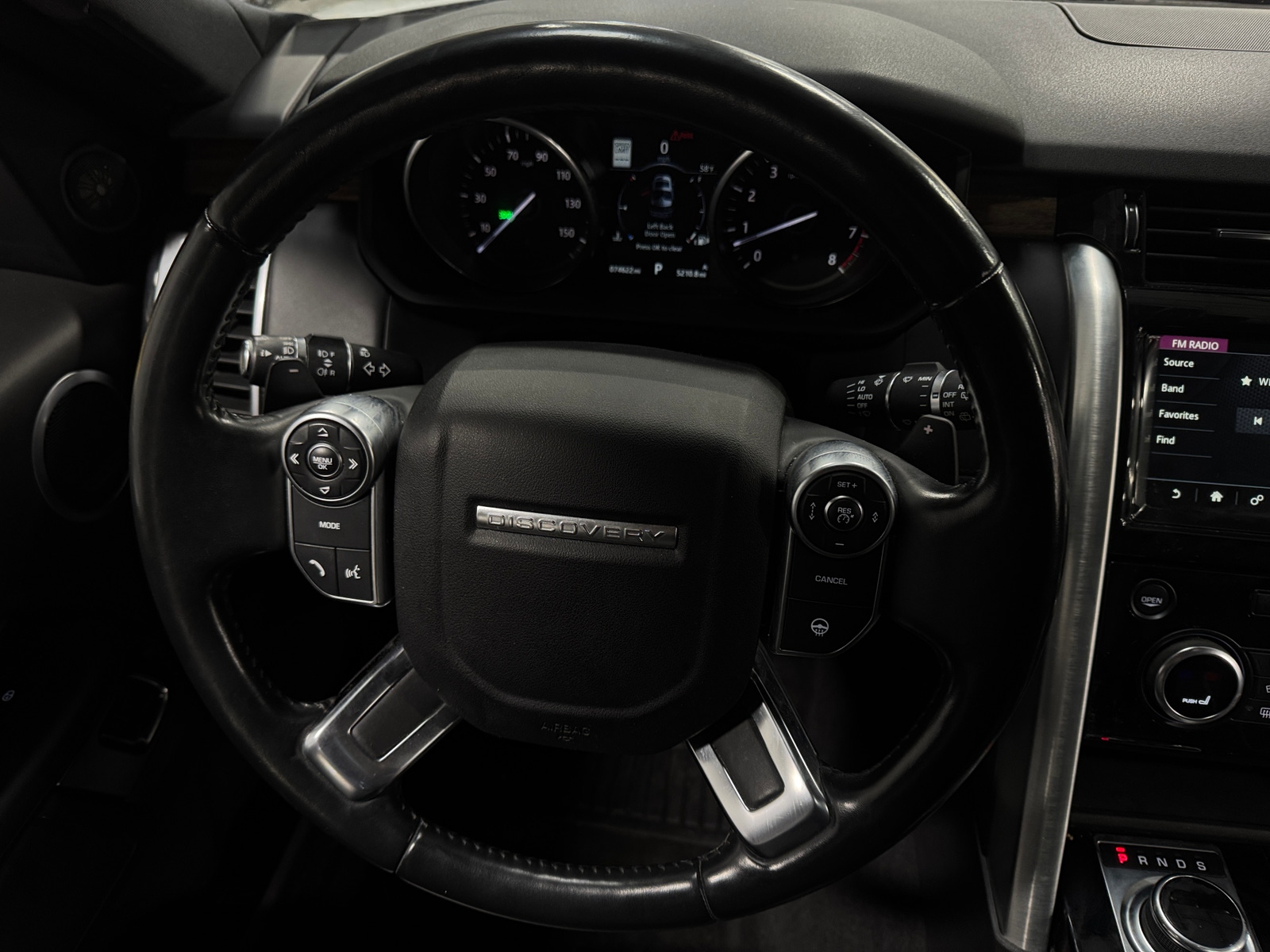 Thumbnail: 2017 Land Rover Discovery - 4