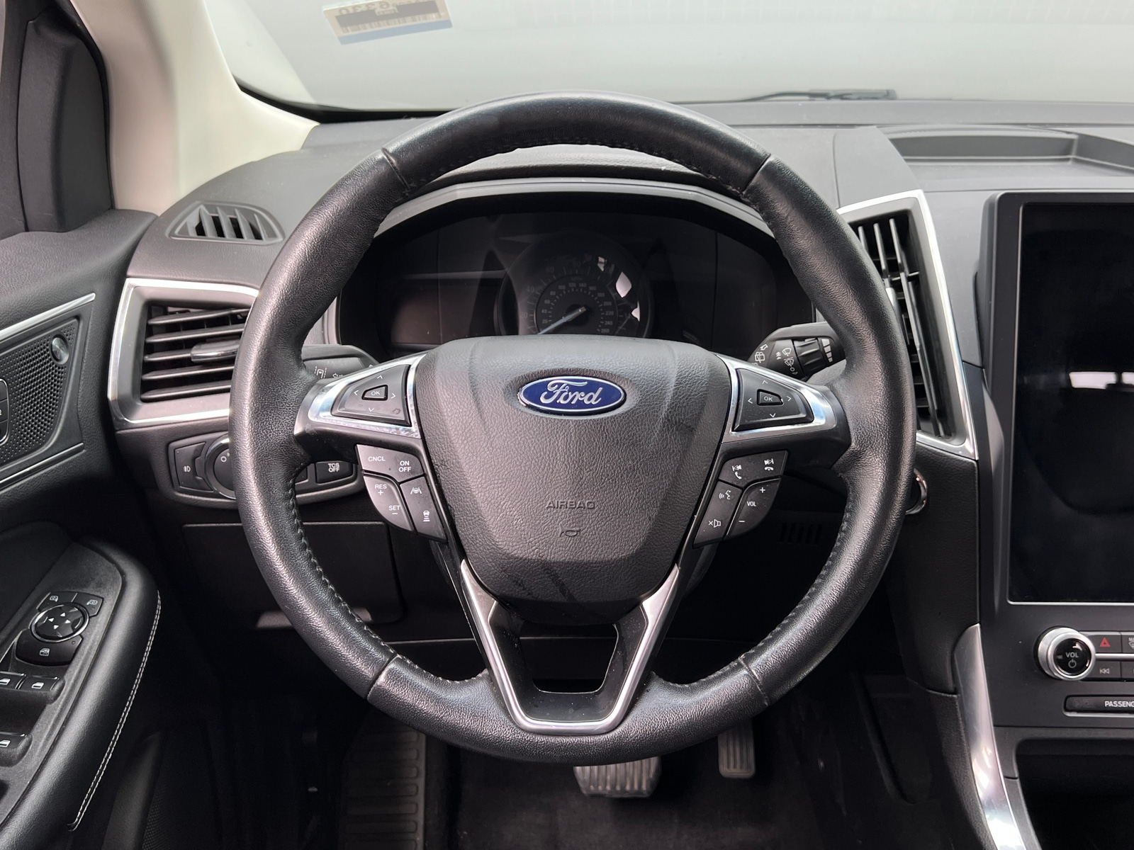 Thumbnail: 2022 Ford Edge - 4