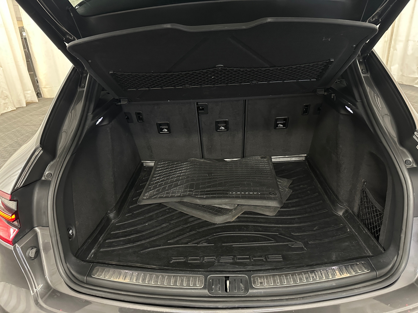 Thumbnail: 2018 Porsche Macan - 6