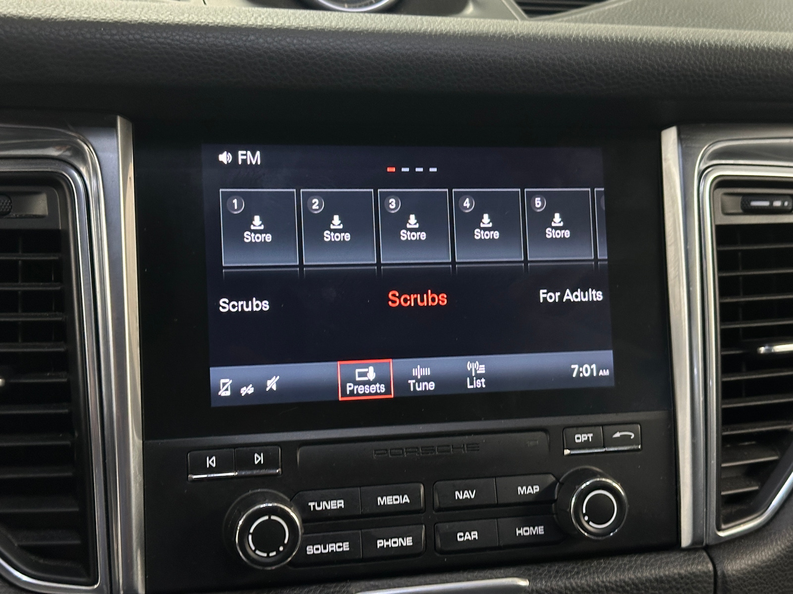 Thumbnail: 2018 Porsche Macan - 3